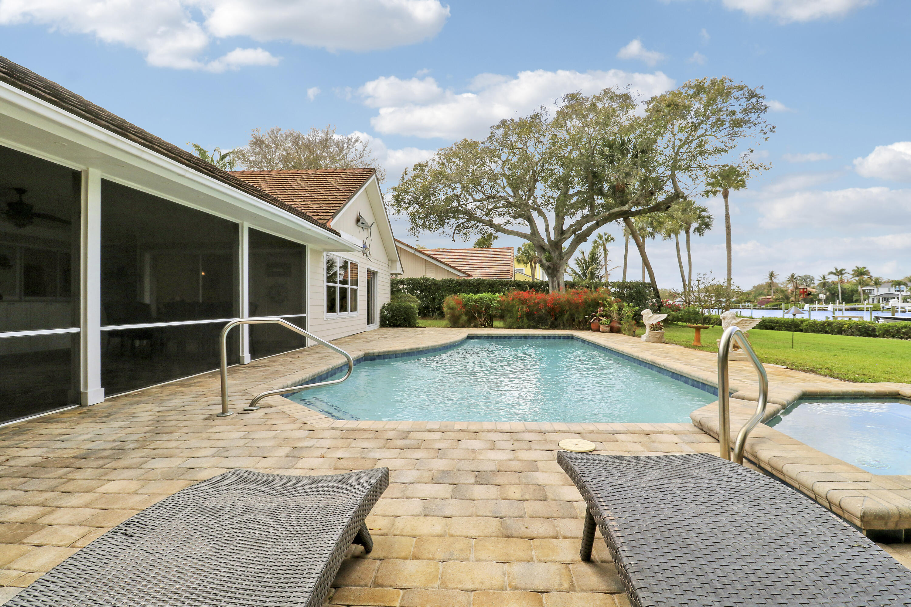 18815 SE River Ridge Rd