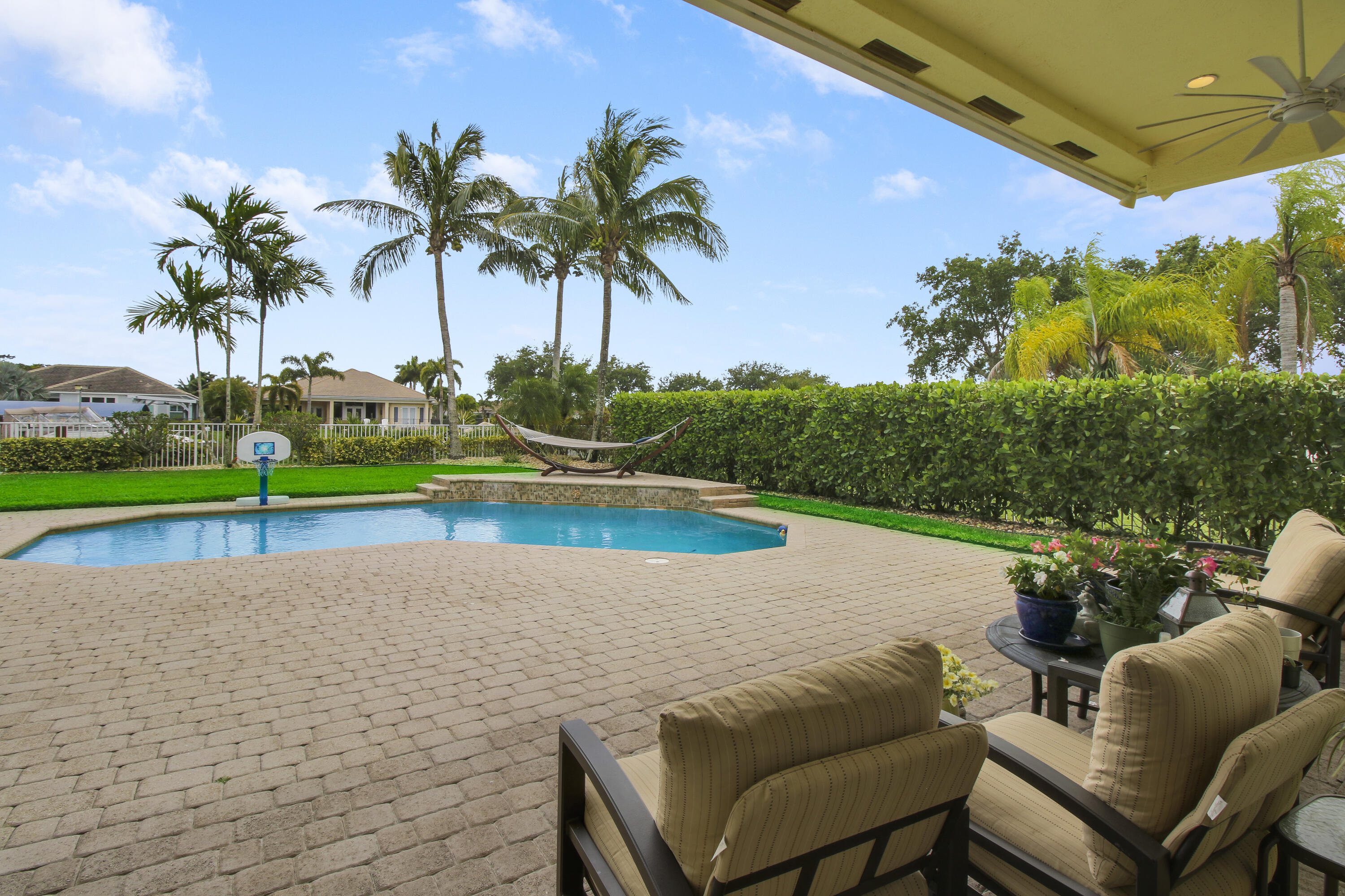 660 SW Yacht Basin Way