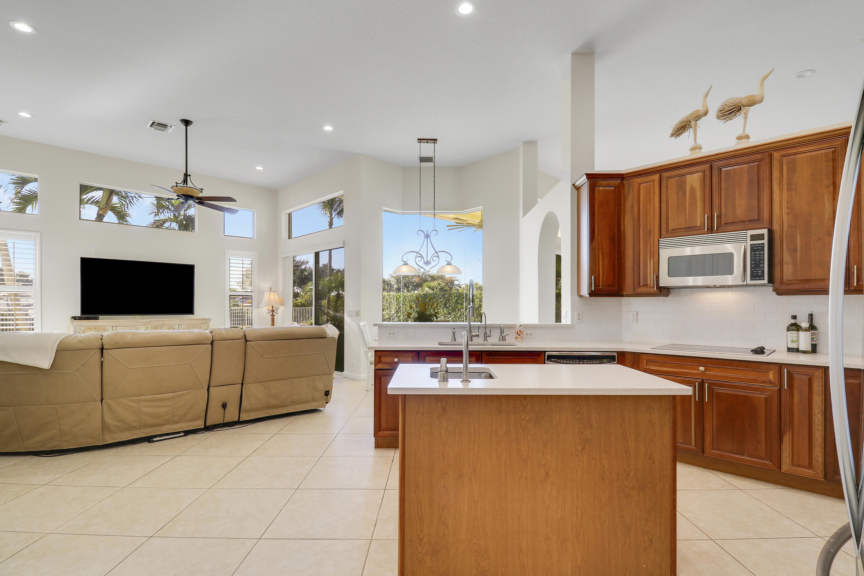 660 SW Yacht Basin Way