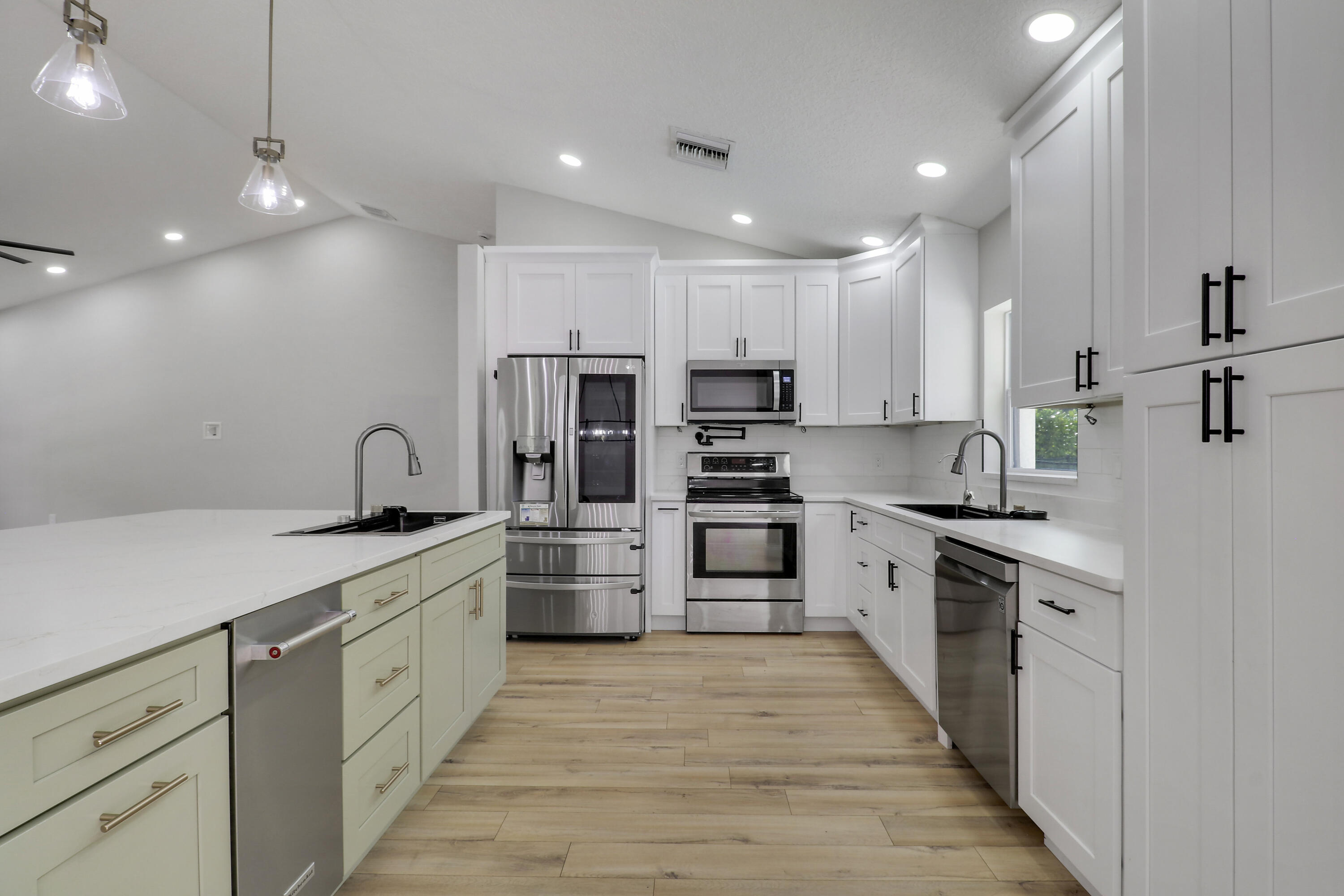 12692 N 169th Ct Court N