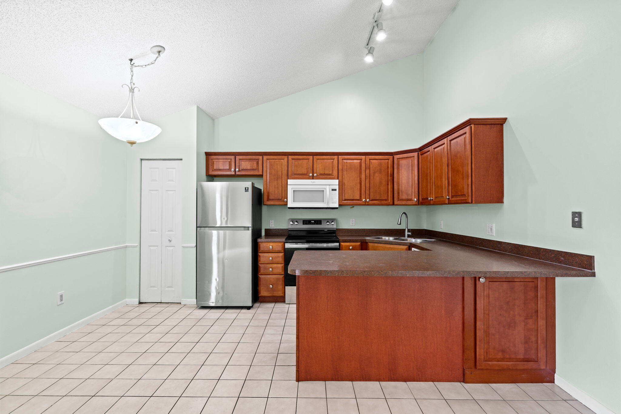 5620 Eagle Lake Drive