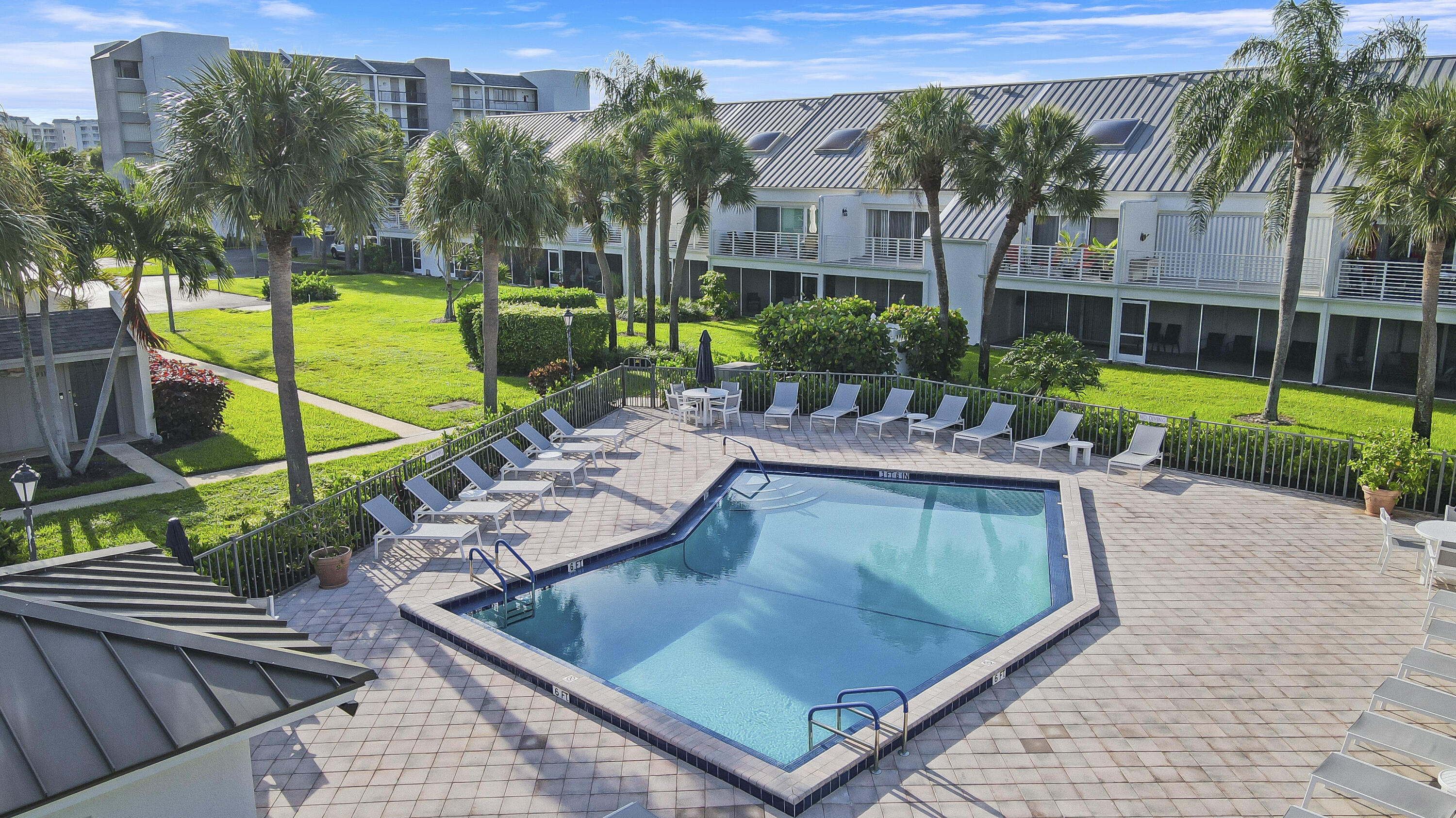 1605 S Us Highway 1 604m3