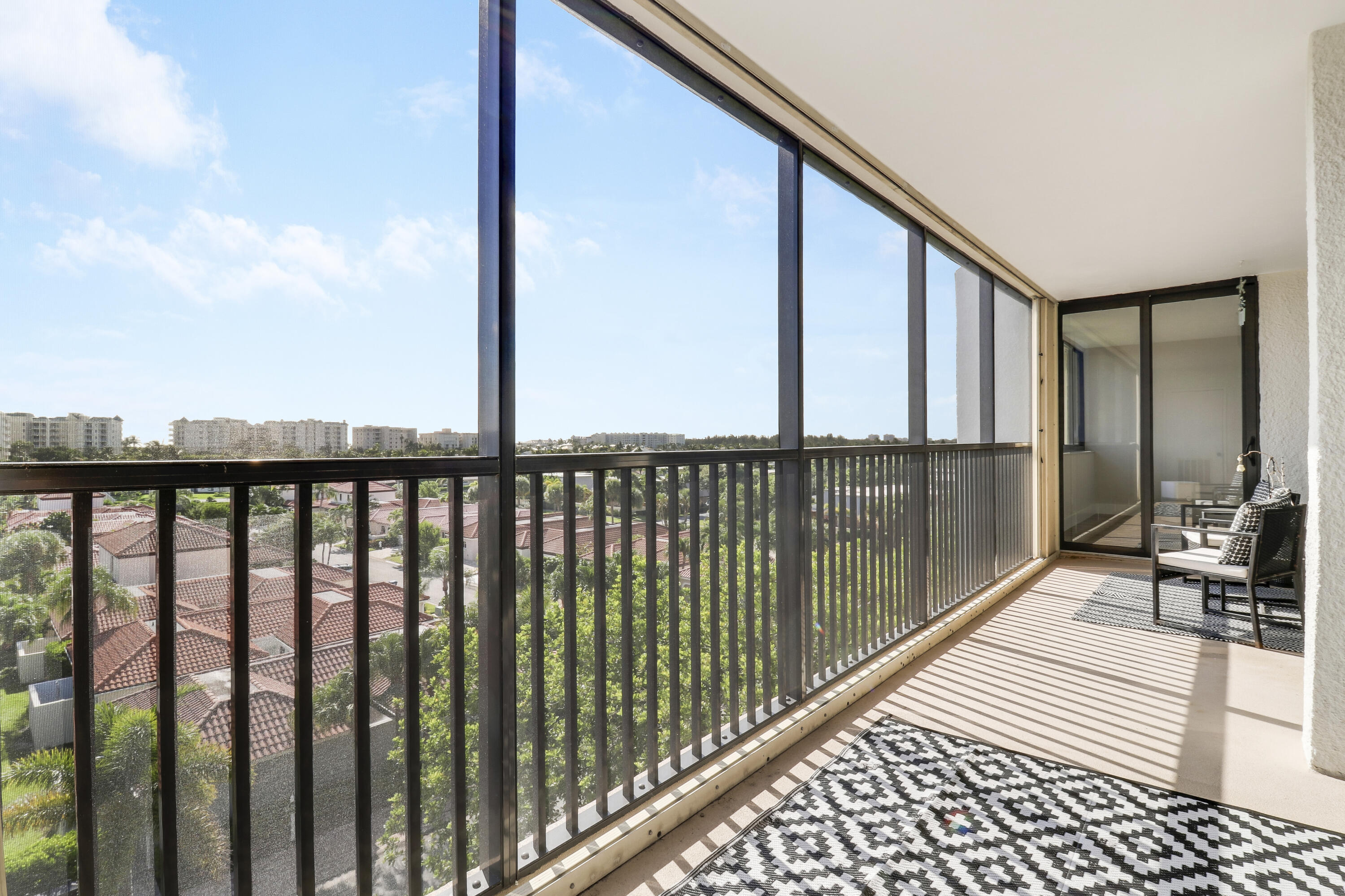 1605 S Us Highway 1 604m3