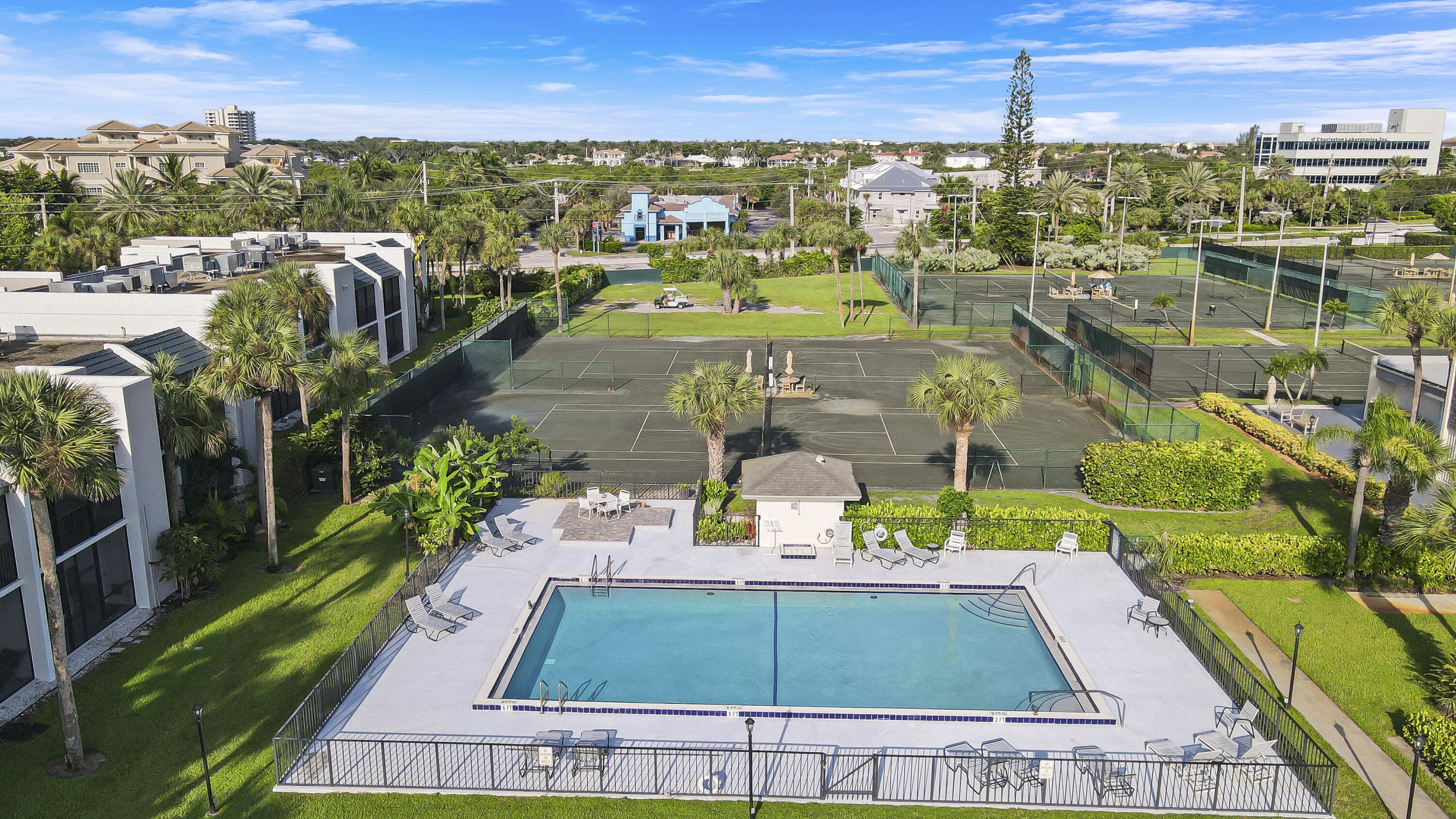 1605 S Us Highway 1 604m3