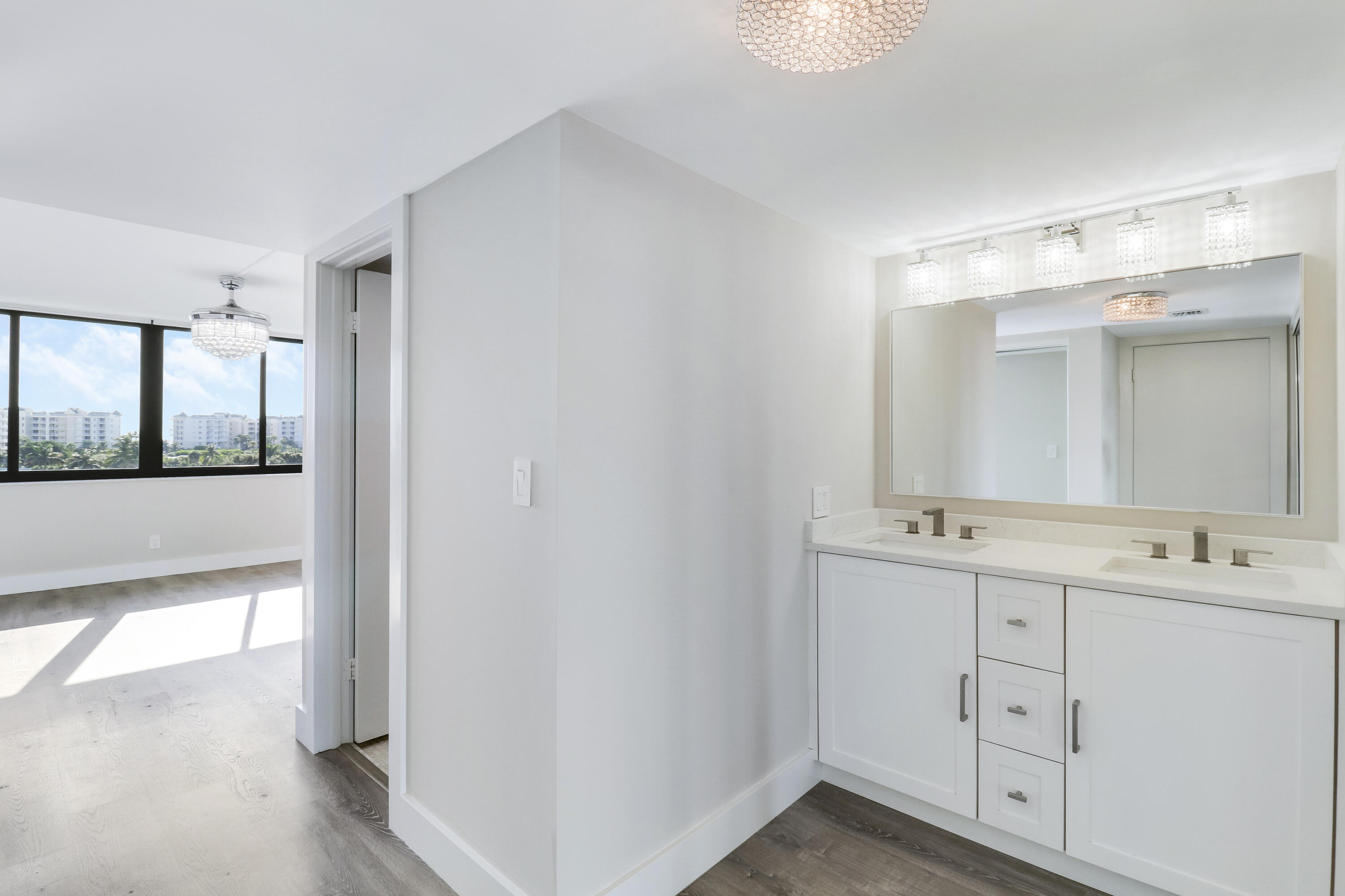 1605 S Us Highway 1 604m3