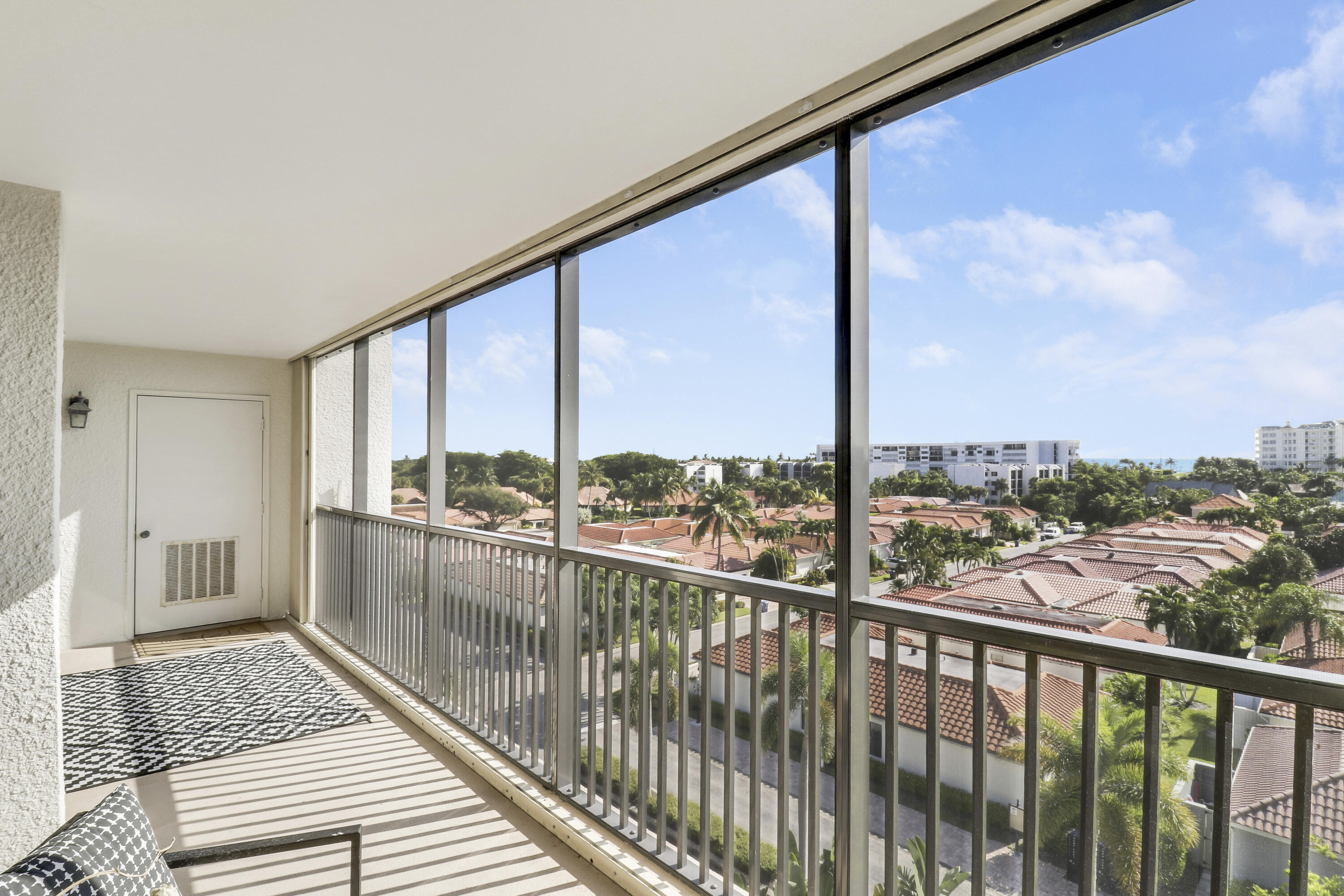 1605 S Us Highway 1 604m3