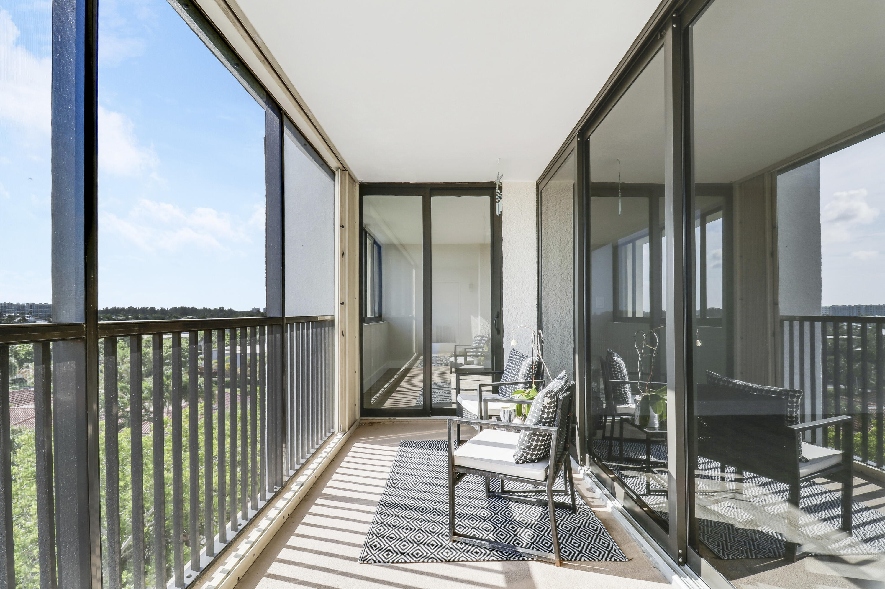 1605 S Us Highway 1 604m3