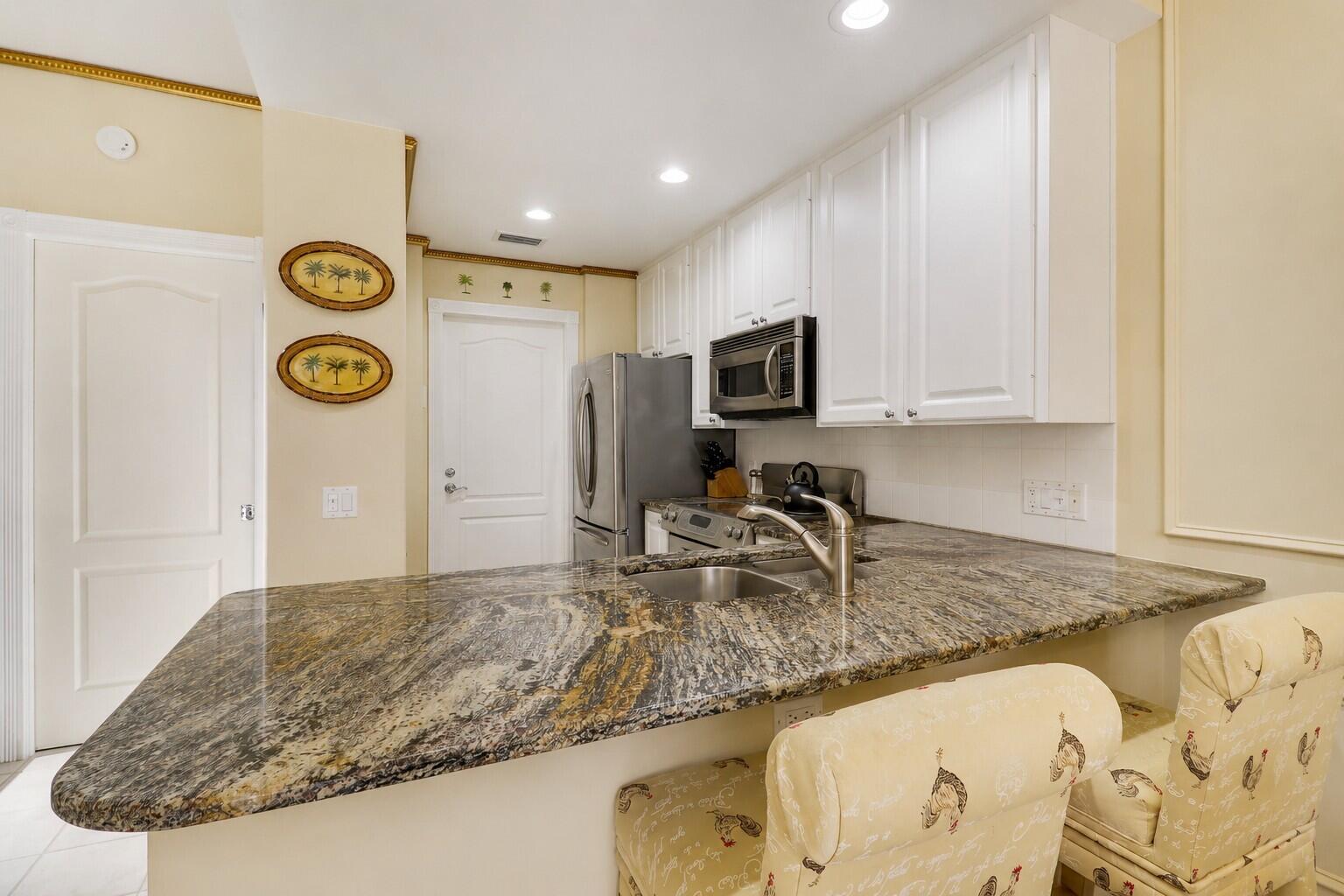 77 Laurel Oaks Circle