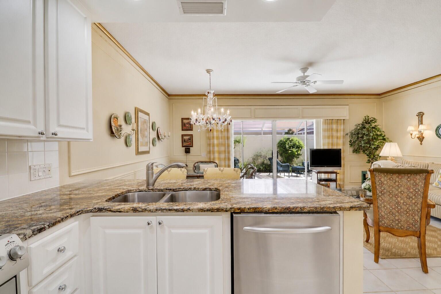 77 Laurel Oaks Circle