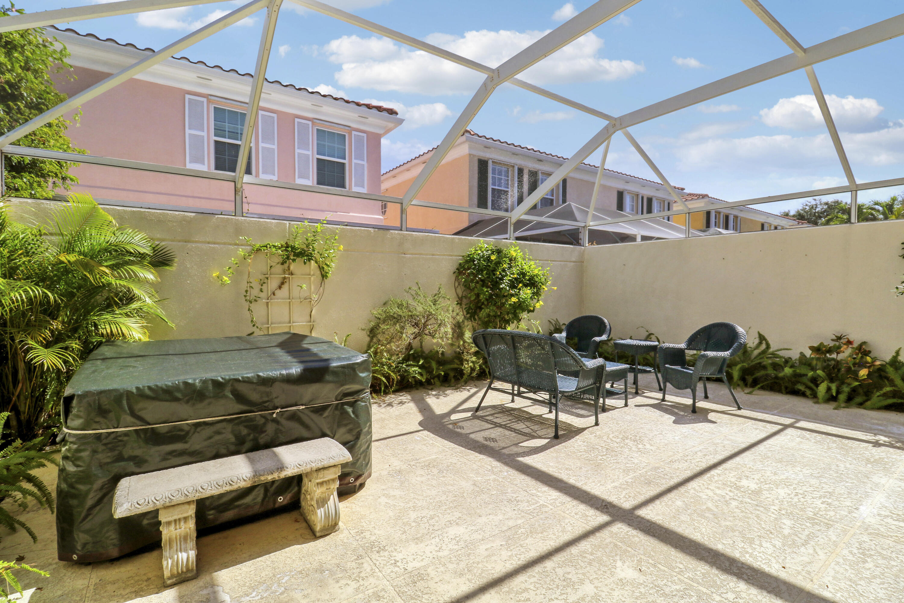 77 Laurel Oaks Circle