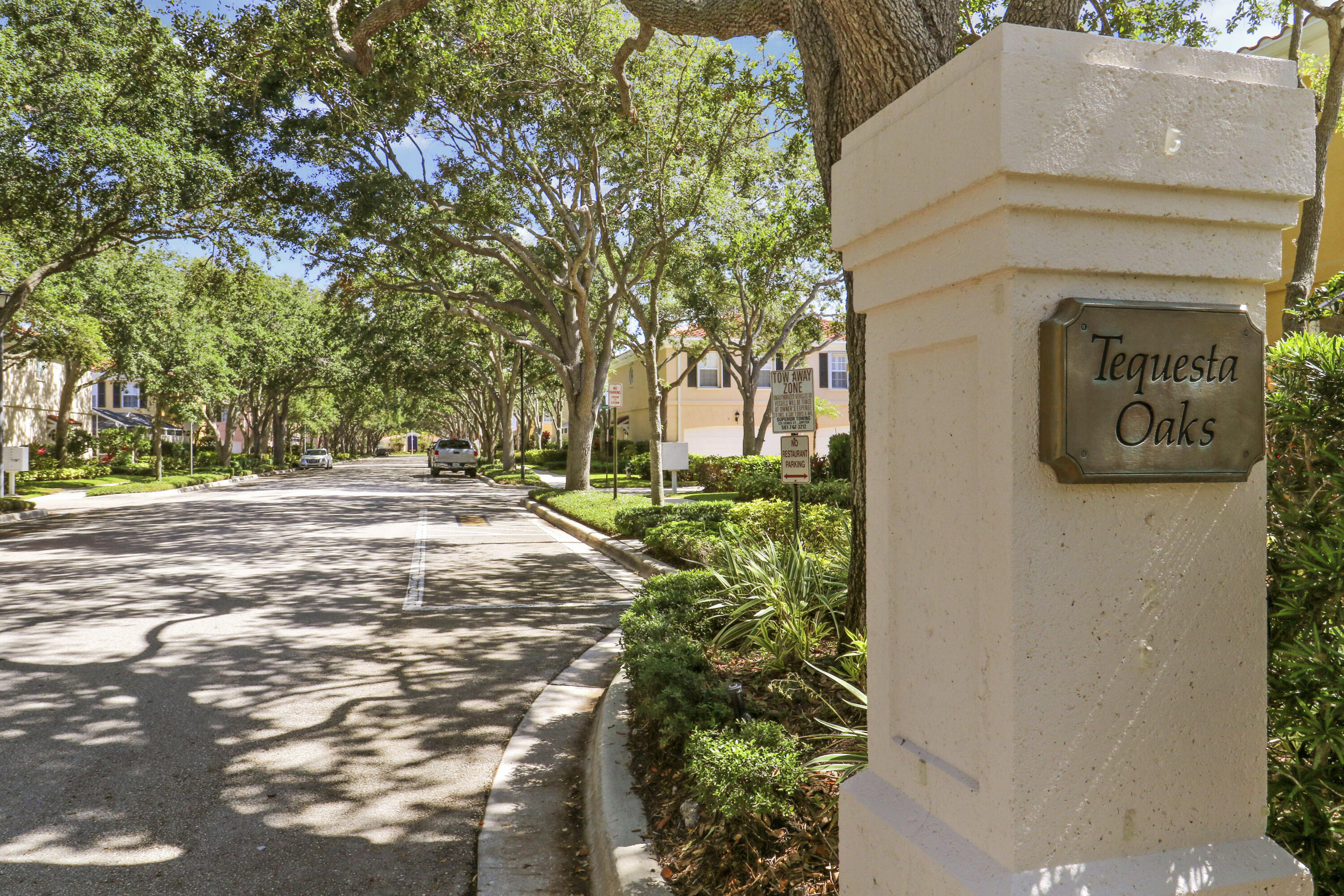 77 Laurel Oaks Circle