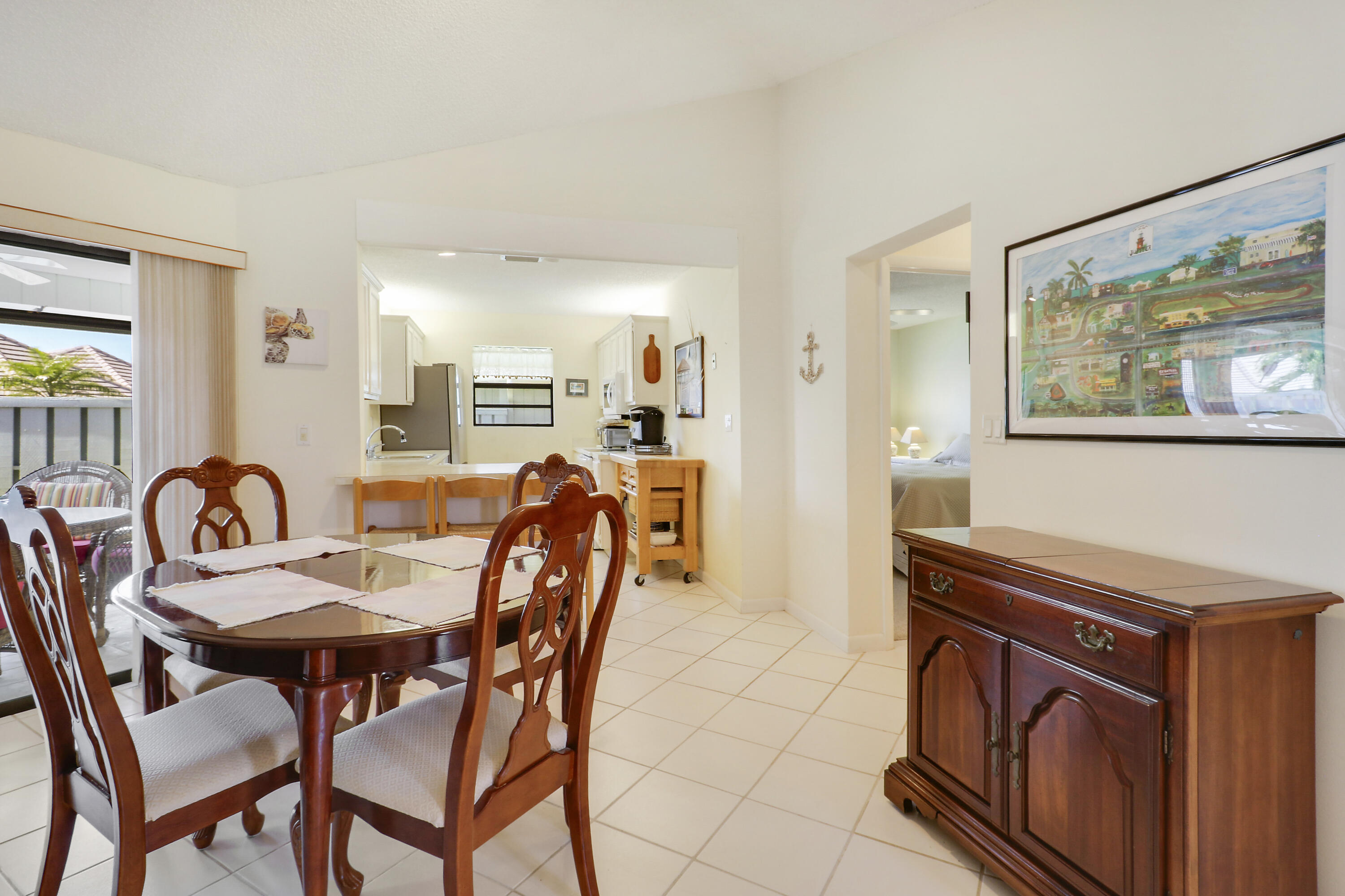 1127 E Seminole Avenue 15b