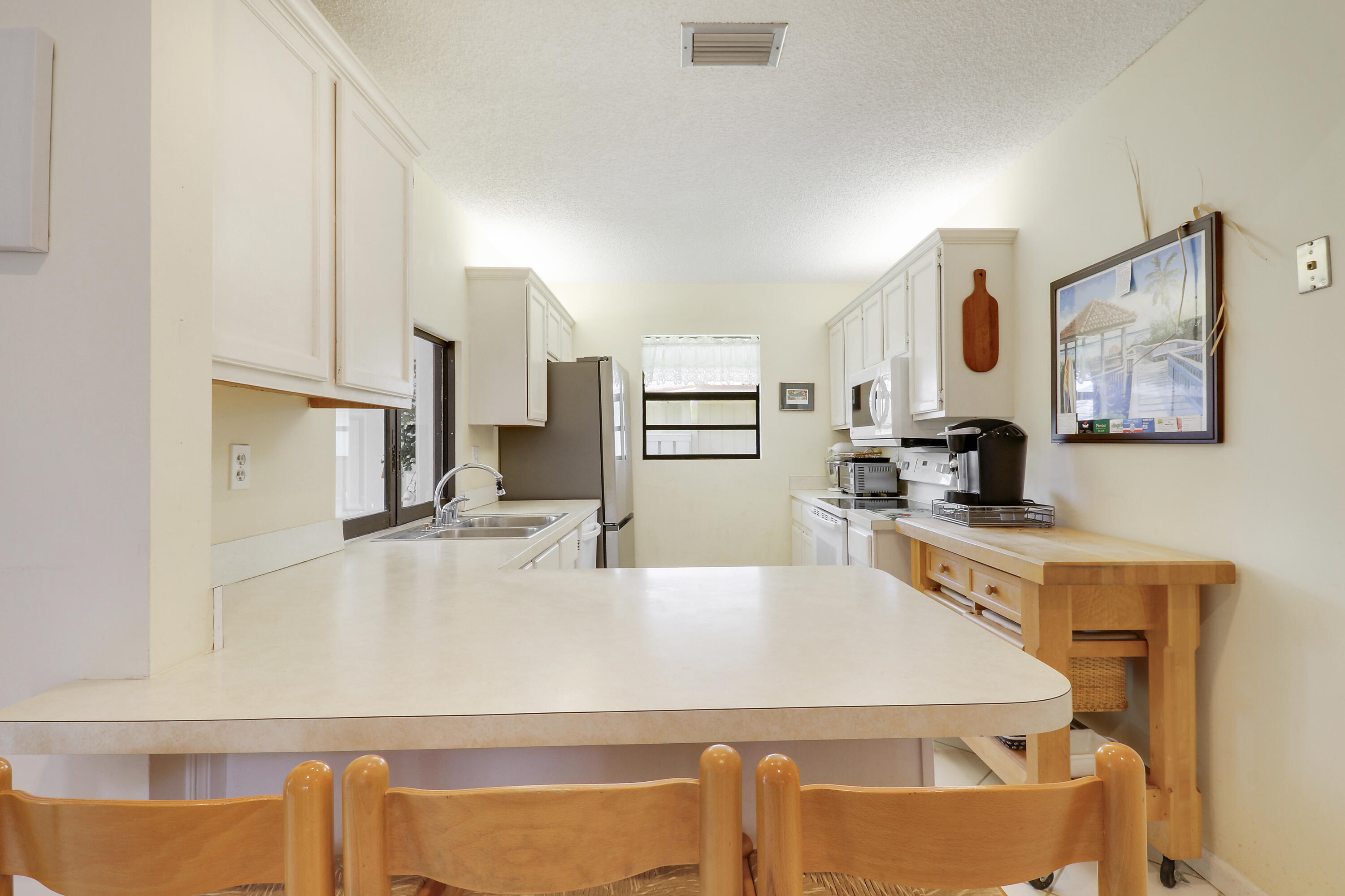 1127 E Seminole Avenue 15b
