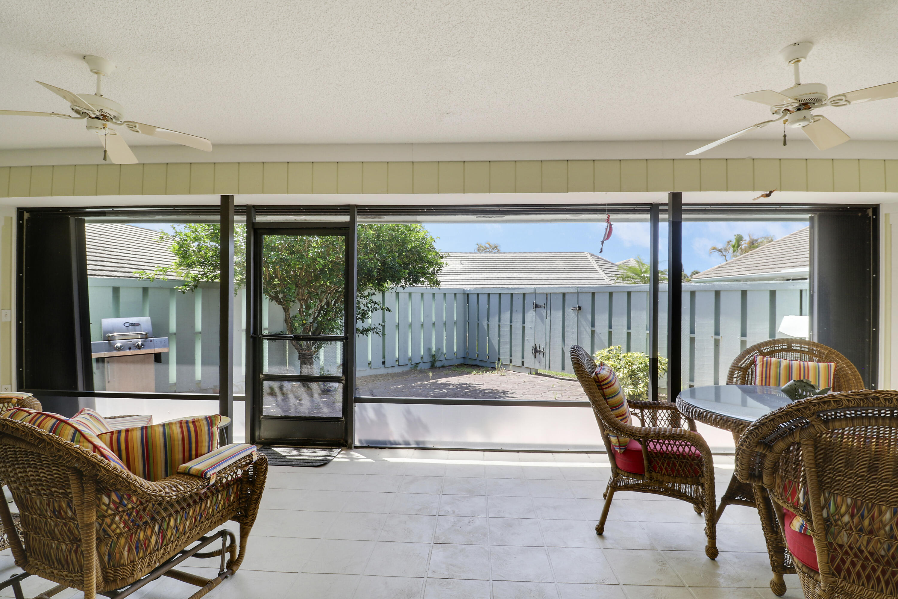 1127 E Seminole Avenue 15b