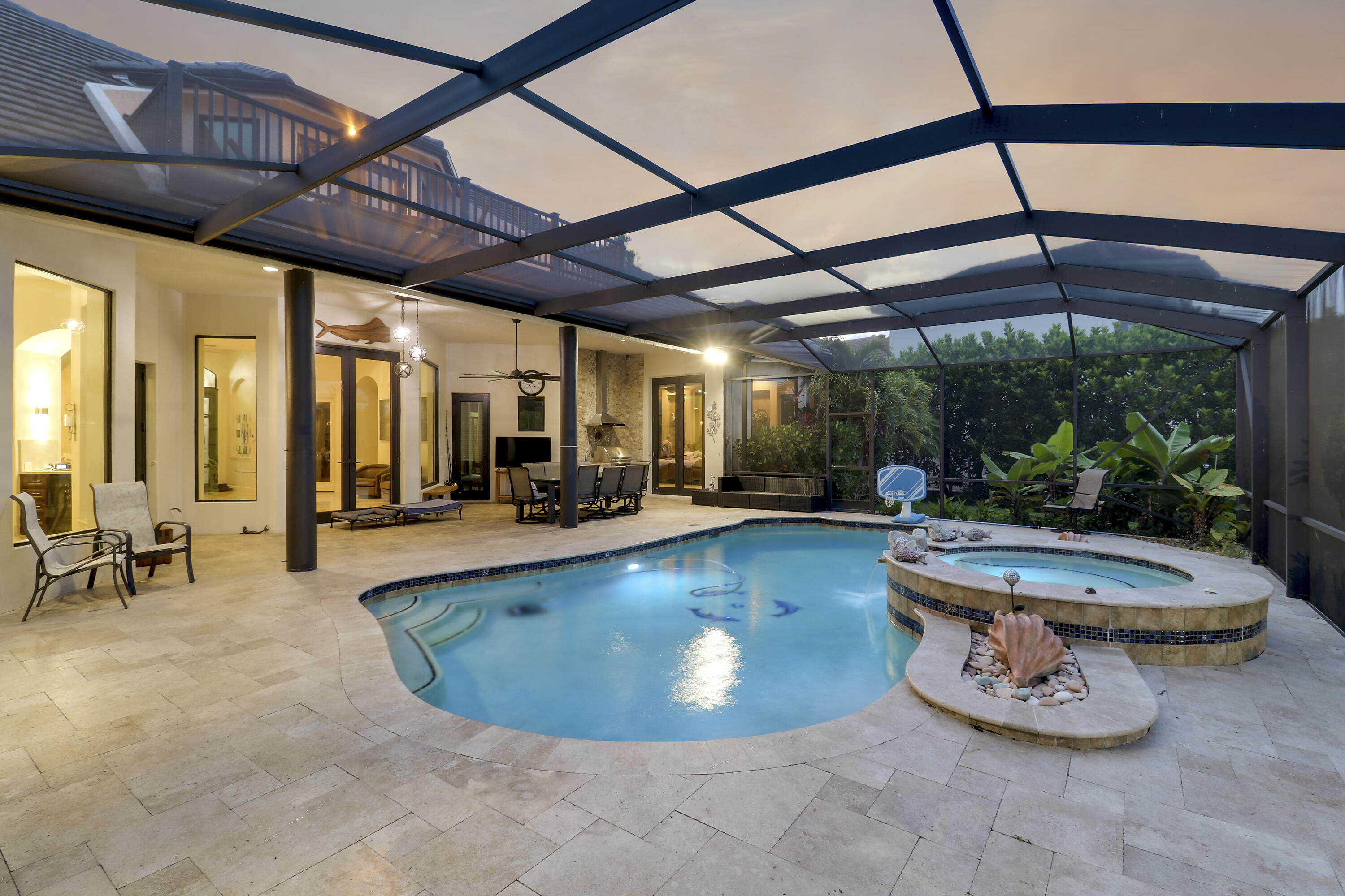 18989 SE Windward Island Lane