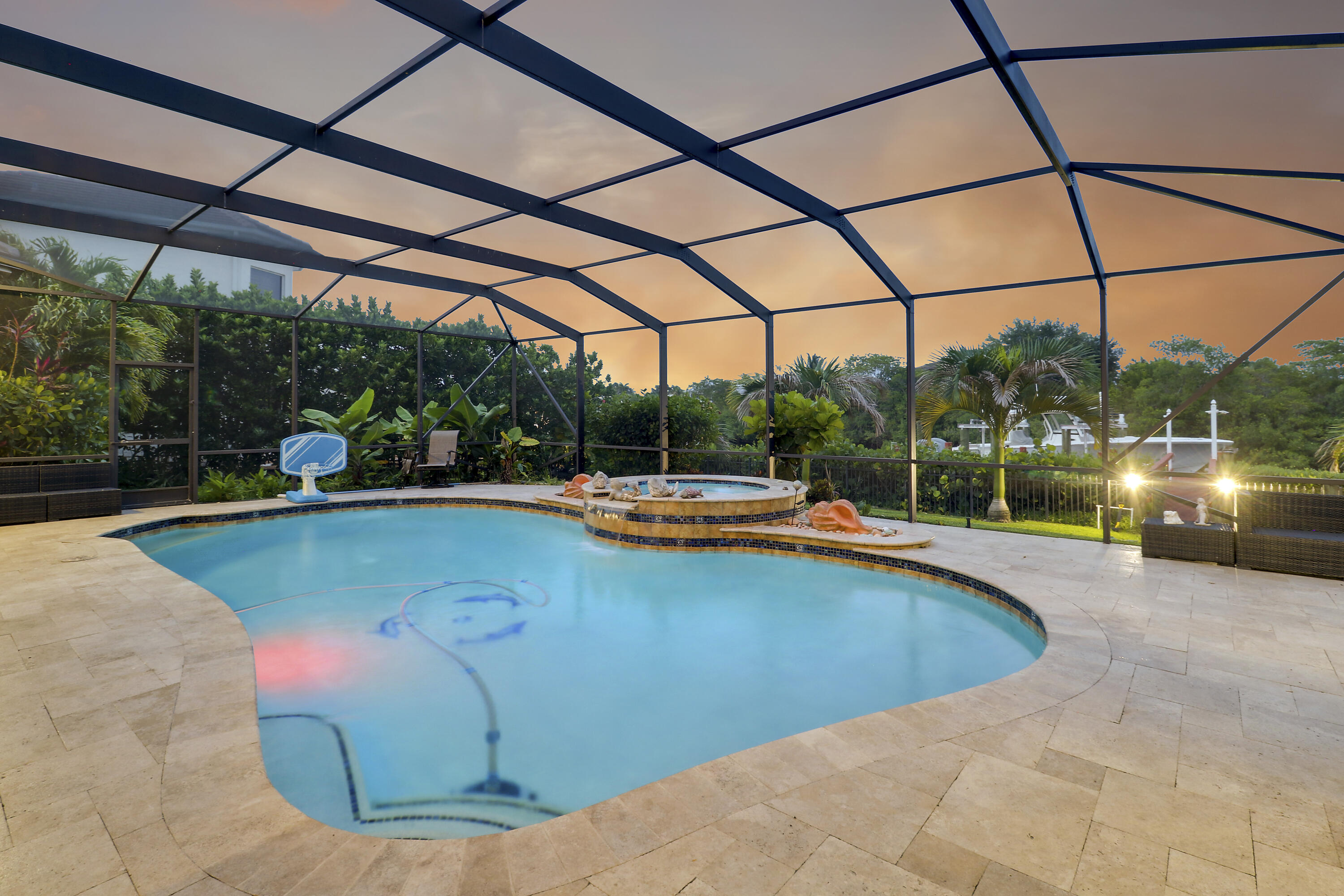 18989 SE Windward Island Lane