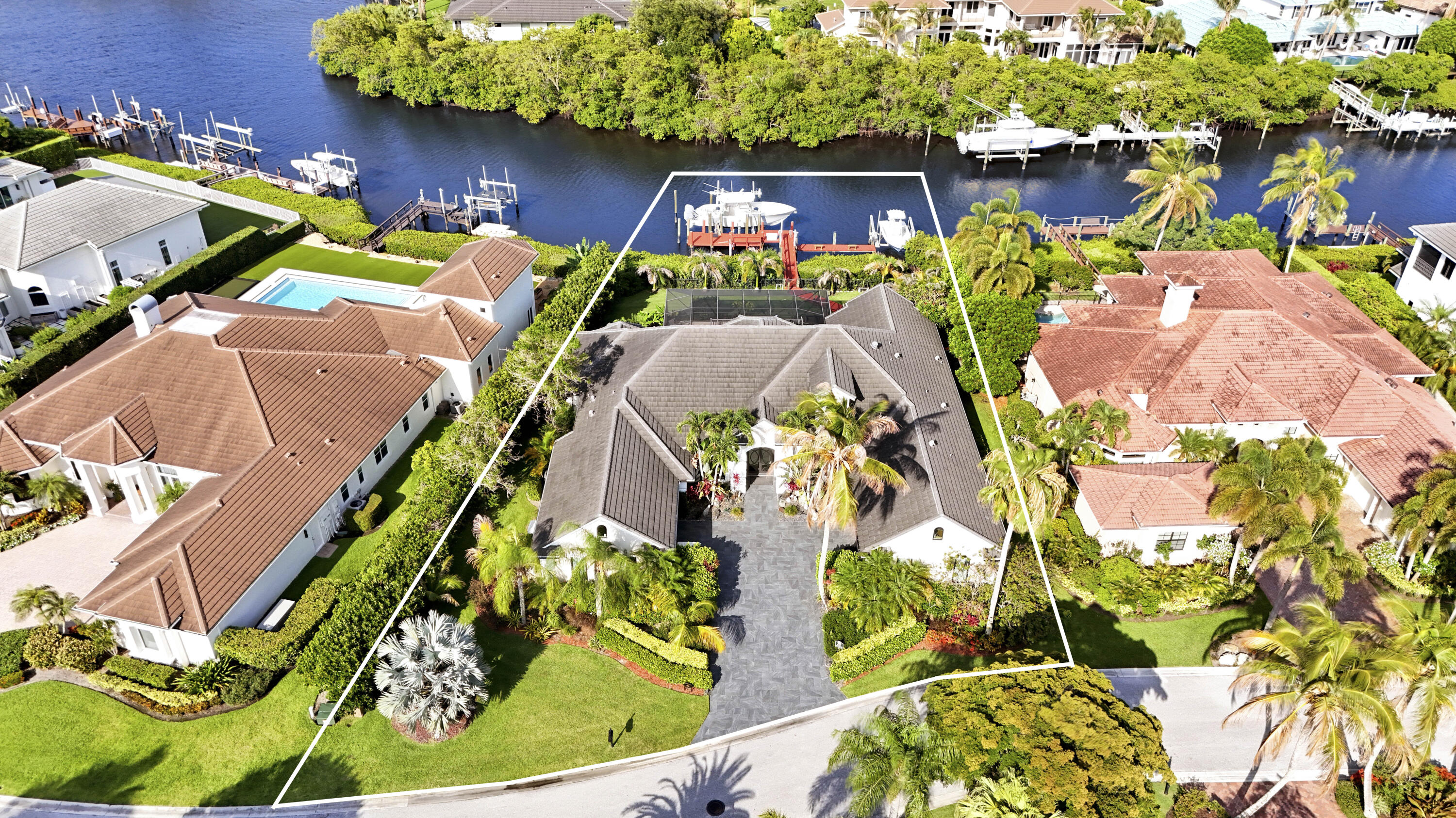18989 SE Windward Island Lane