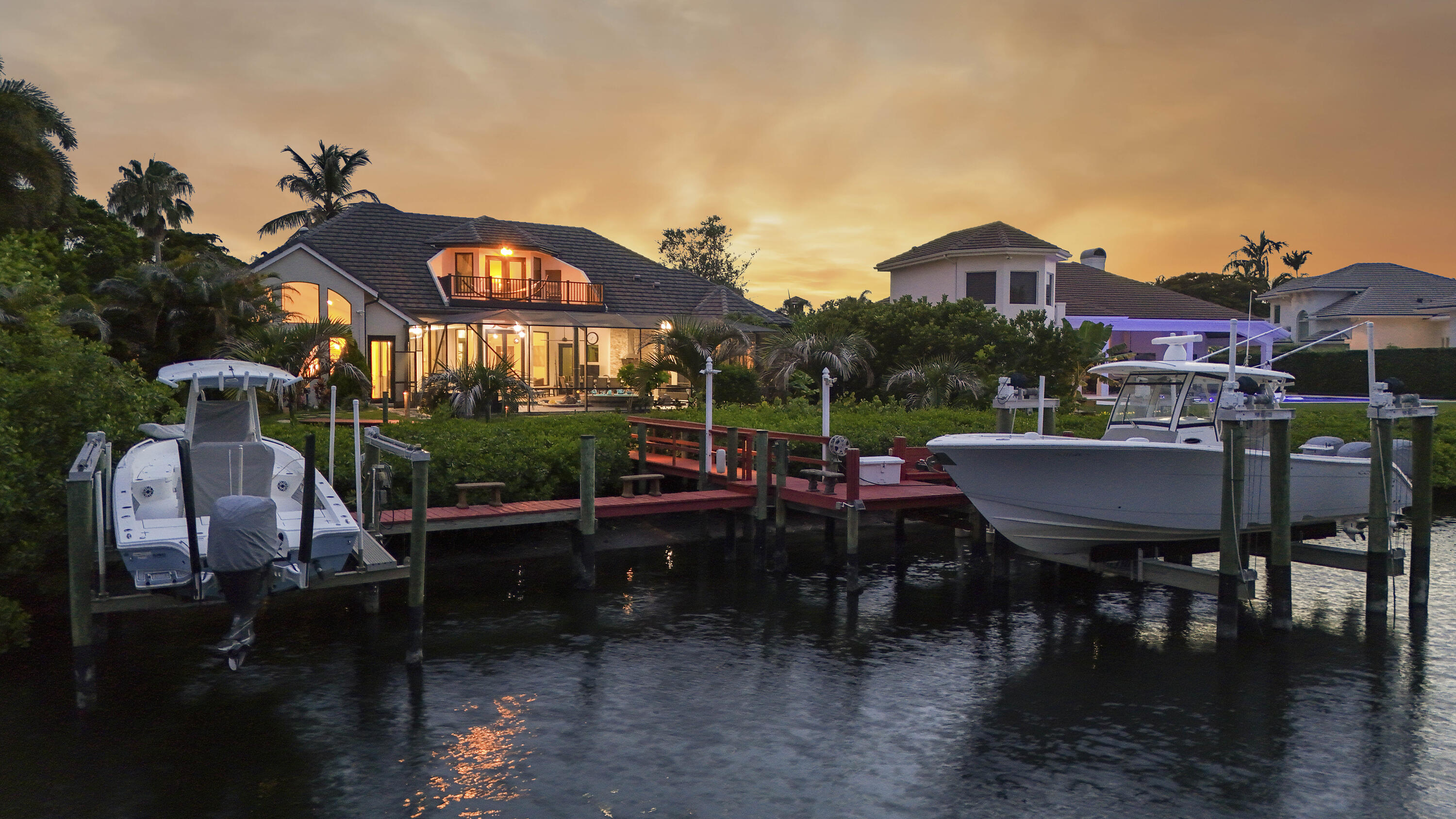 18989 SE Windward Island Lane