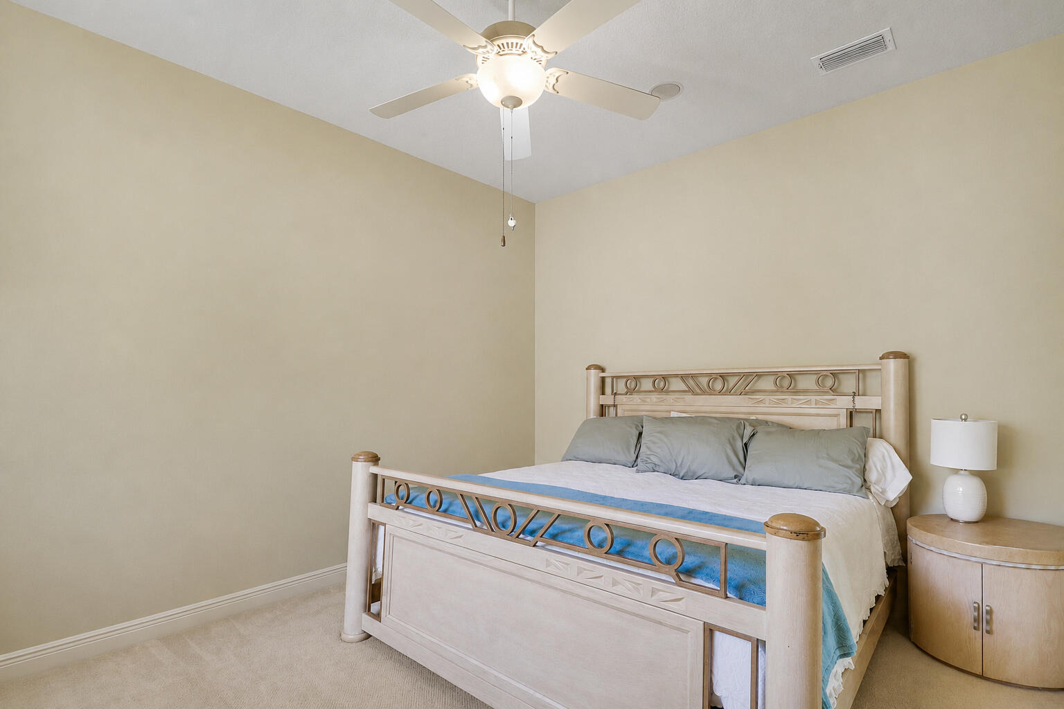 18989 SE Windward Island Lane