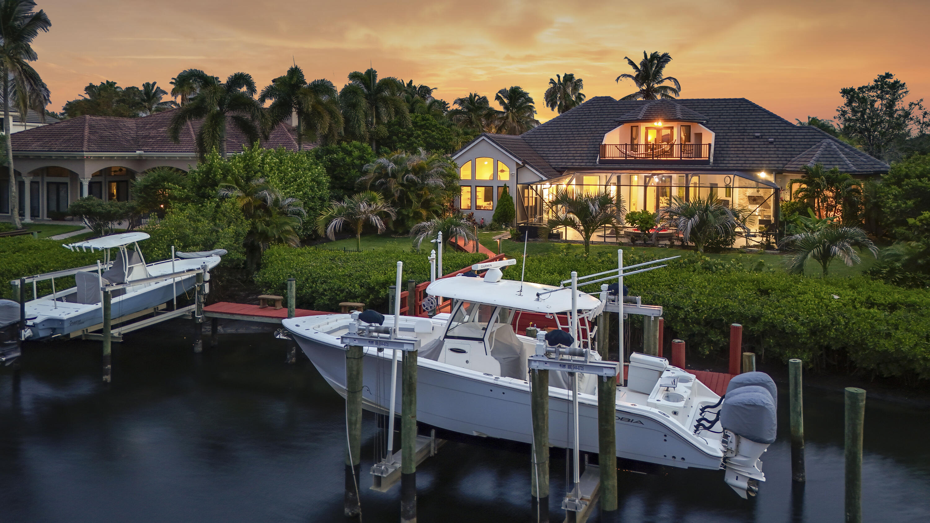 18989 SE Windward Island Lane