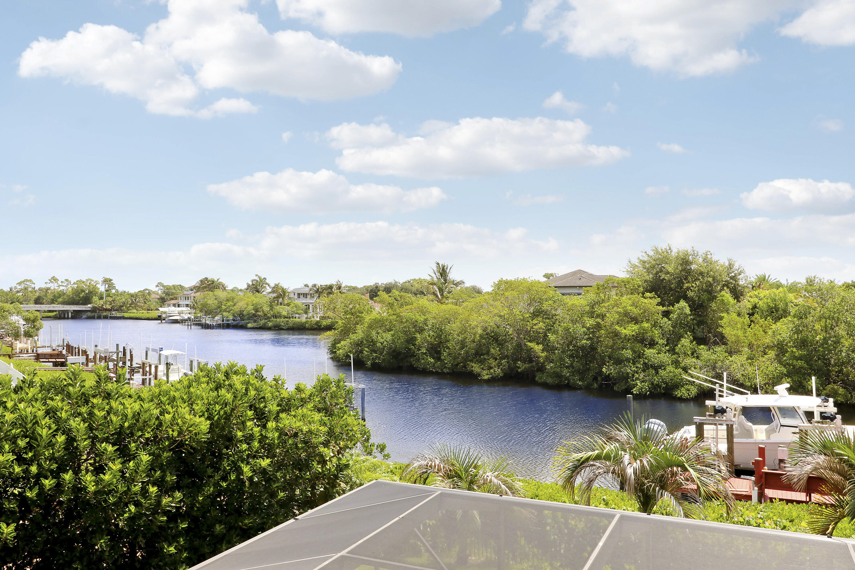 18989 SE Windward Island Lane