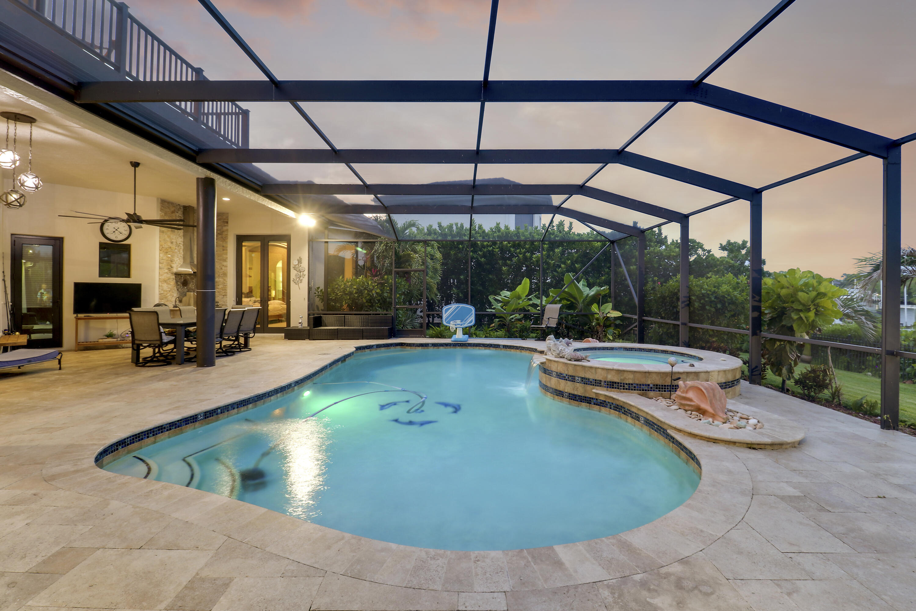 18989 SE Windward Island Lane