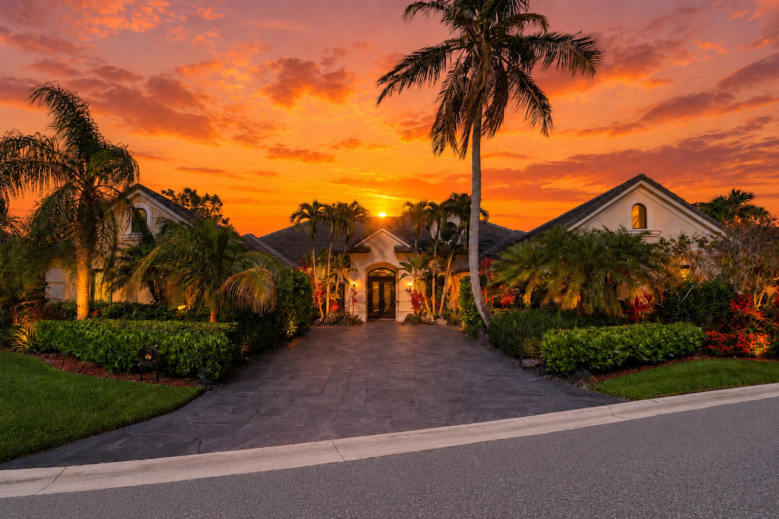 18989 SE Windward Island Lane