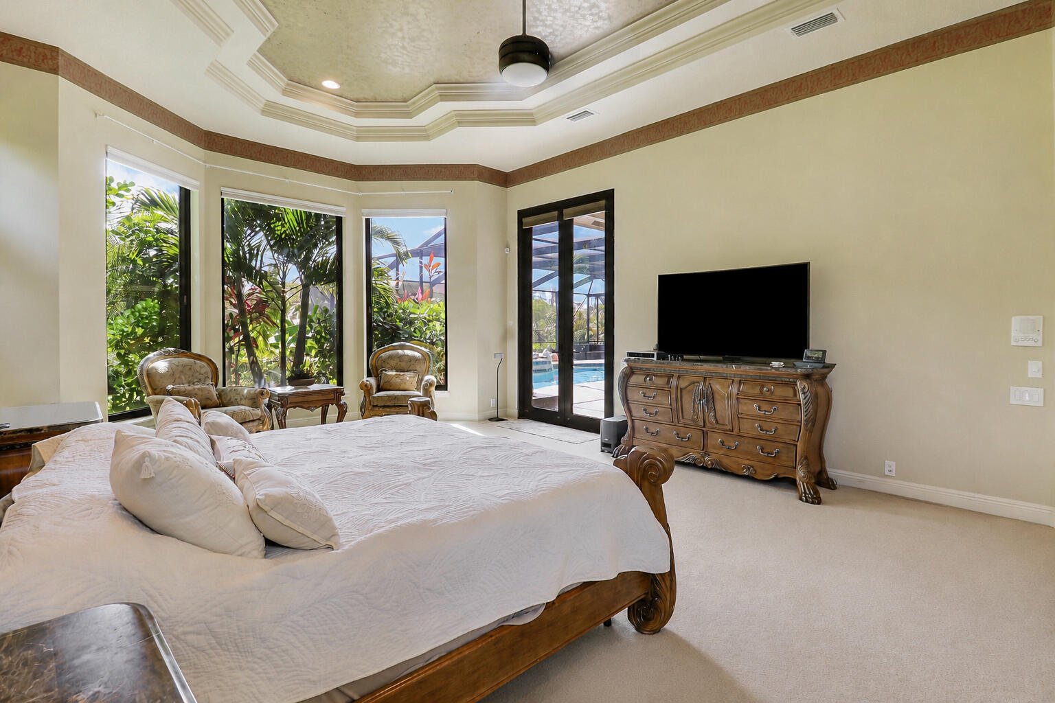 18989 SE Windward Island Lane