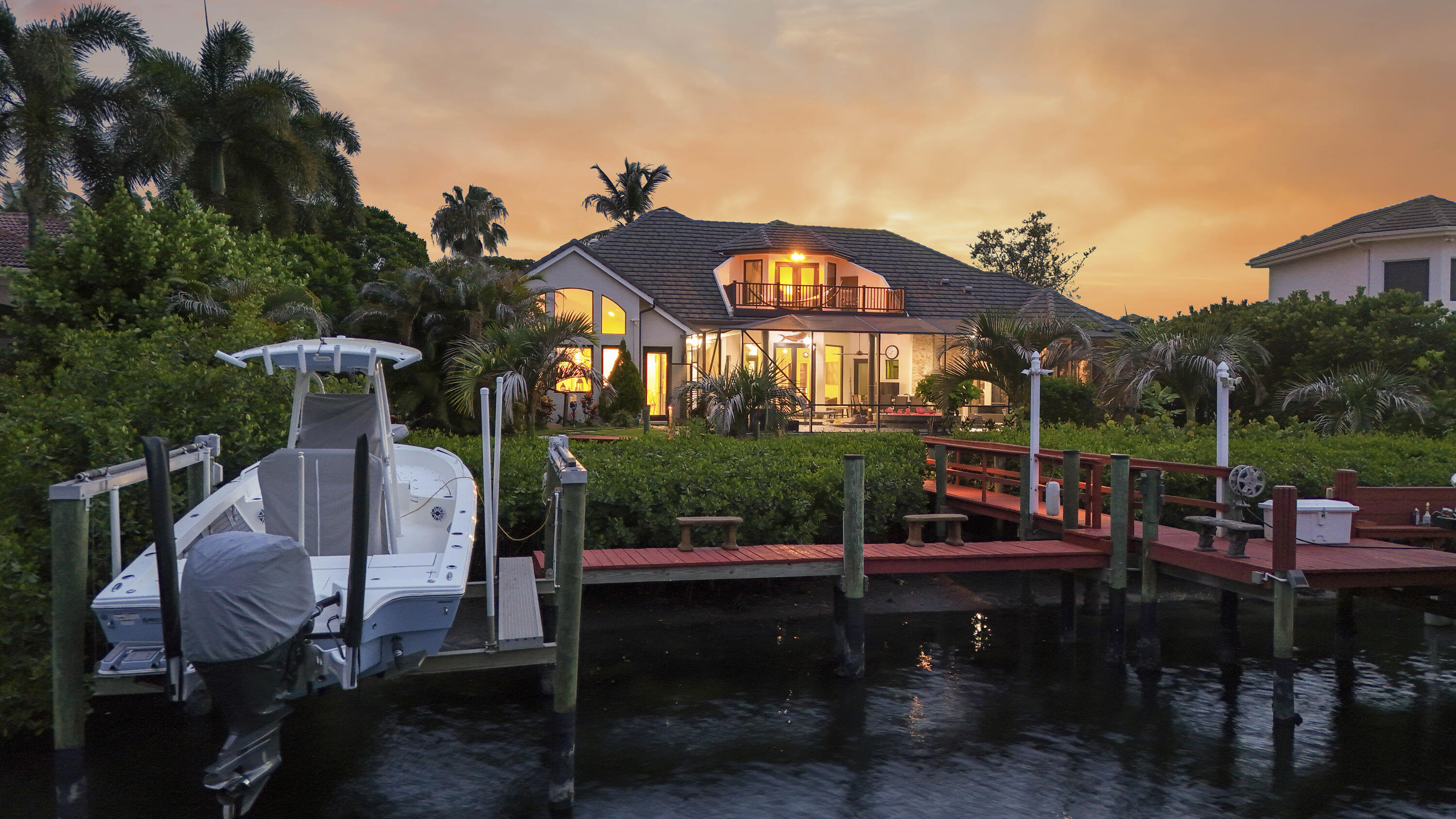 18989 SE Windward Island Lane