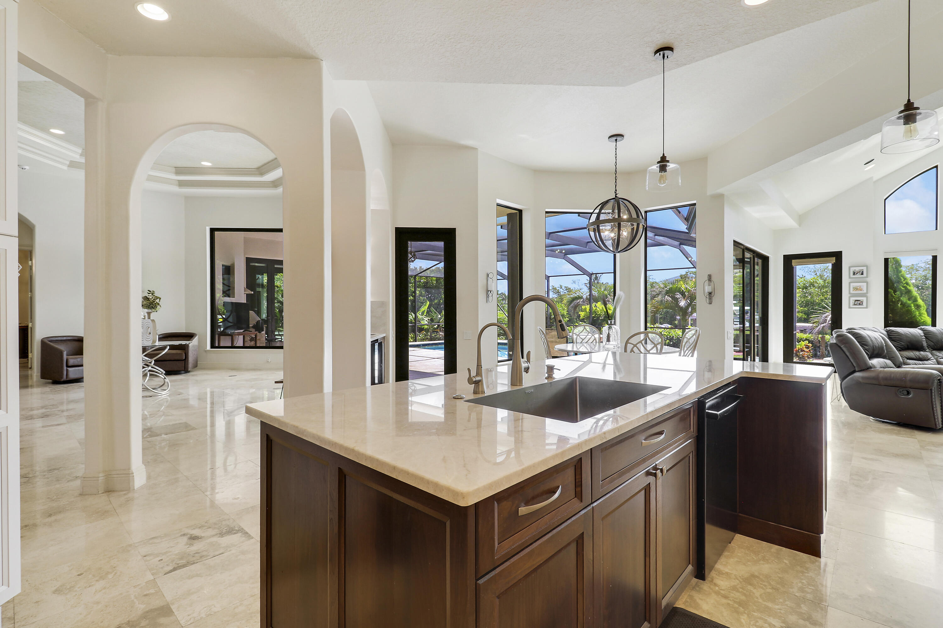 18989 SE Windward Island Lane
