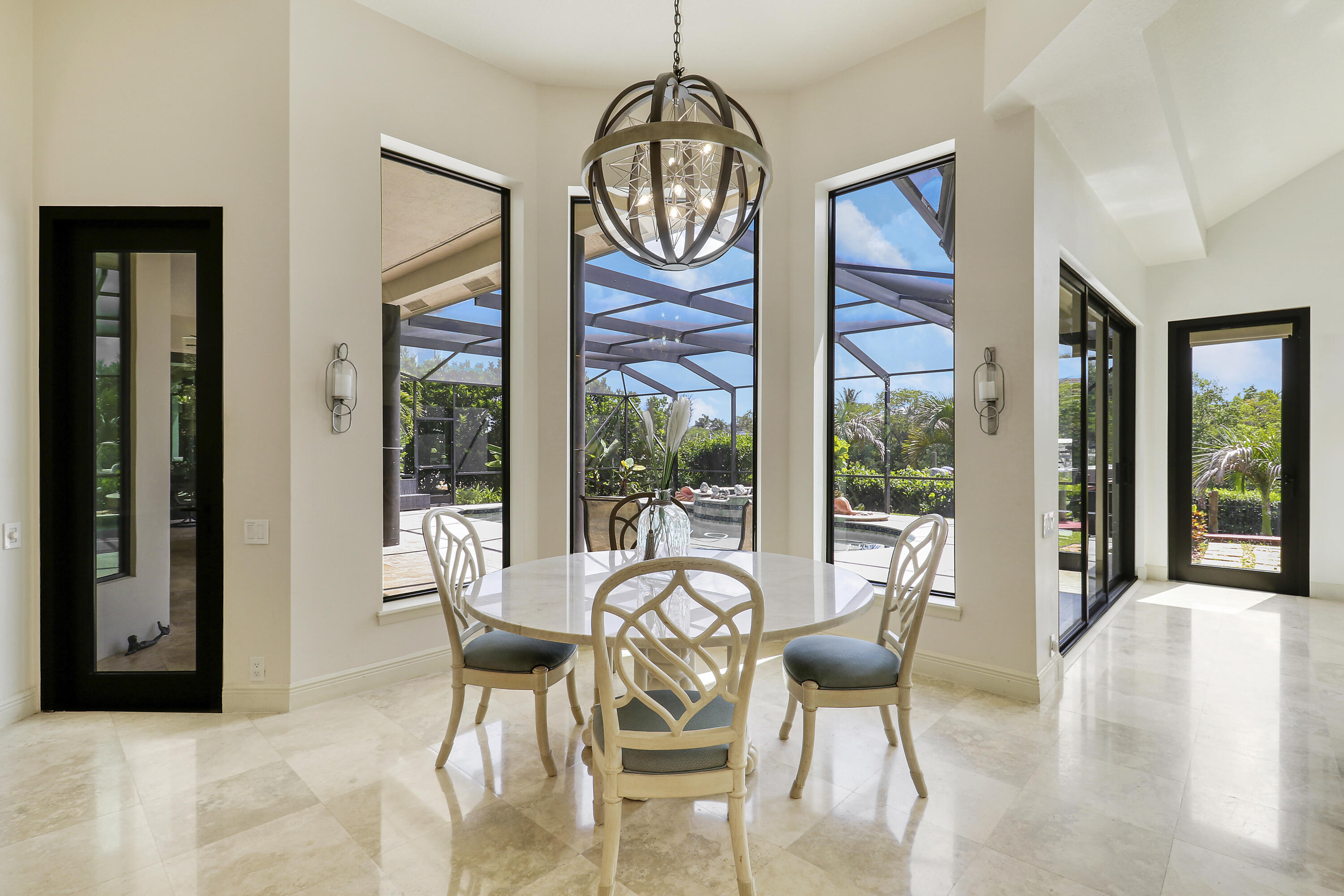18989 SE Windward Island Lane
