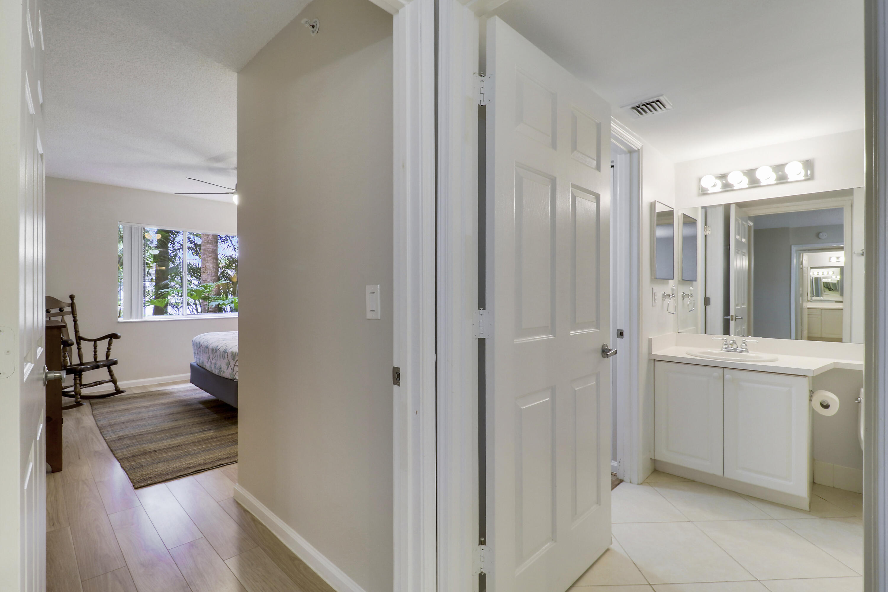 236 VILLAGE Boulevard 1106