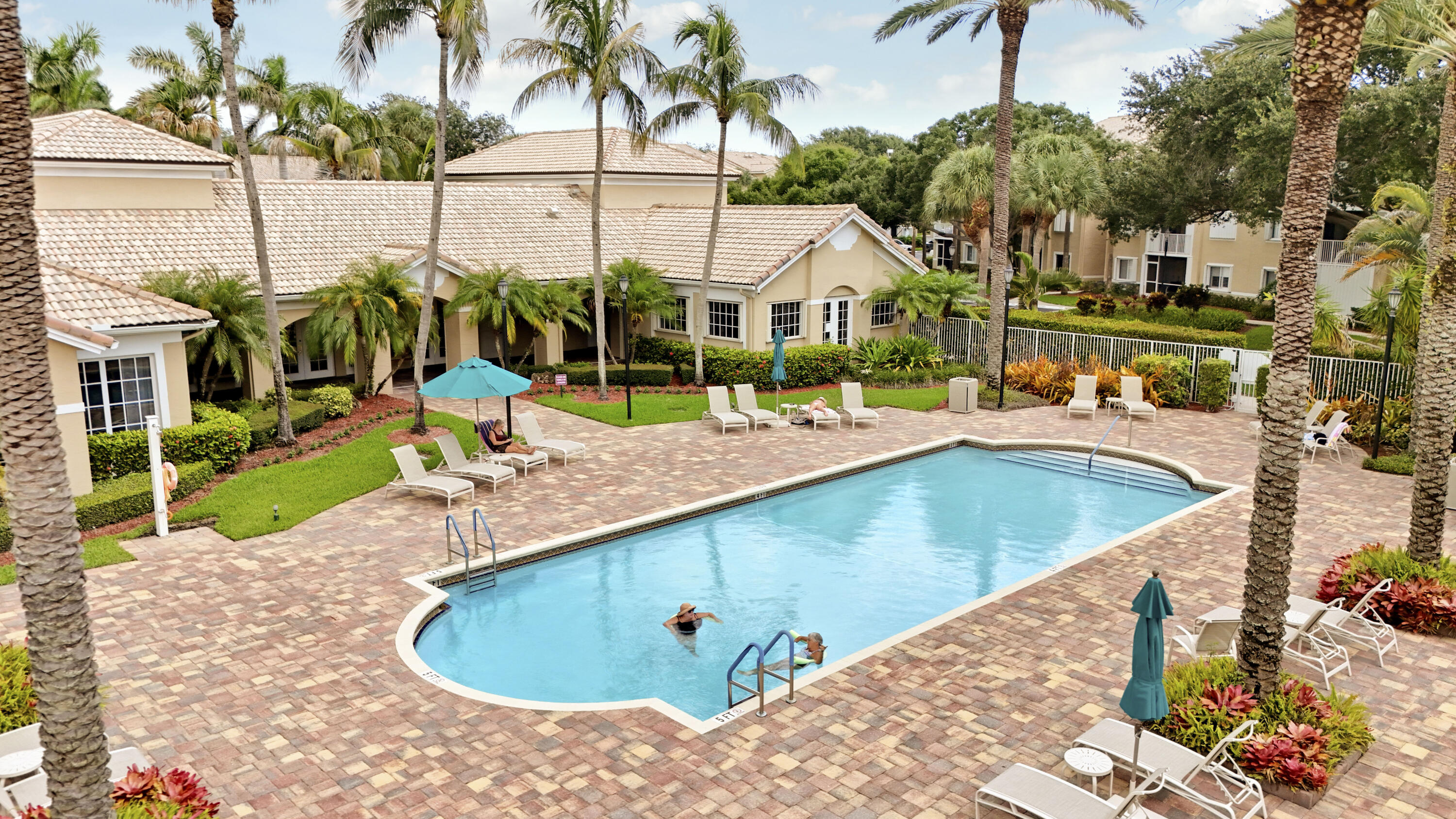 236 VILLAGE Boulevard 1106