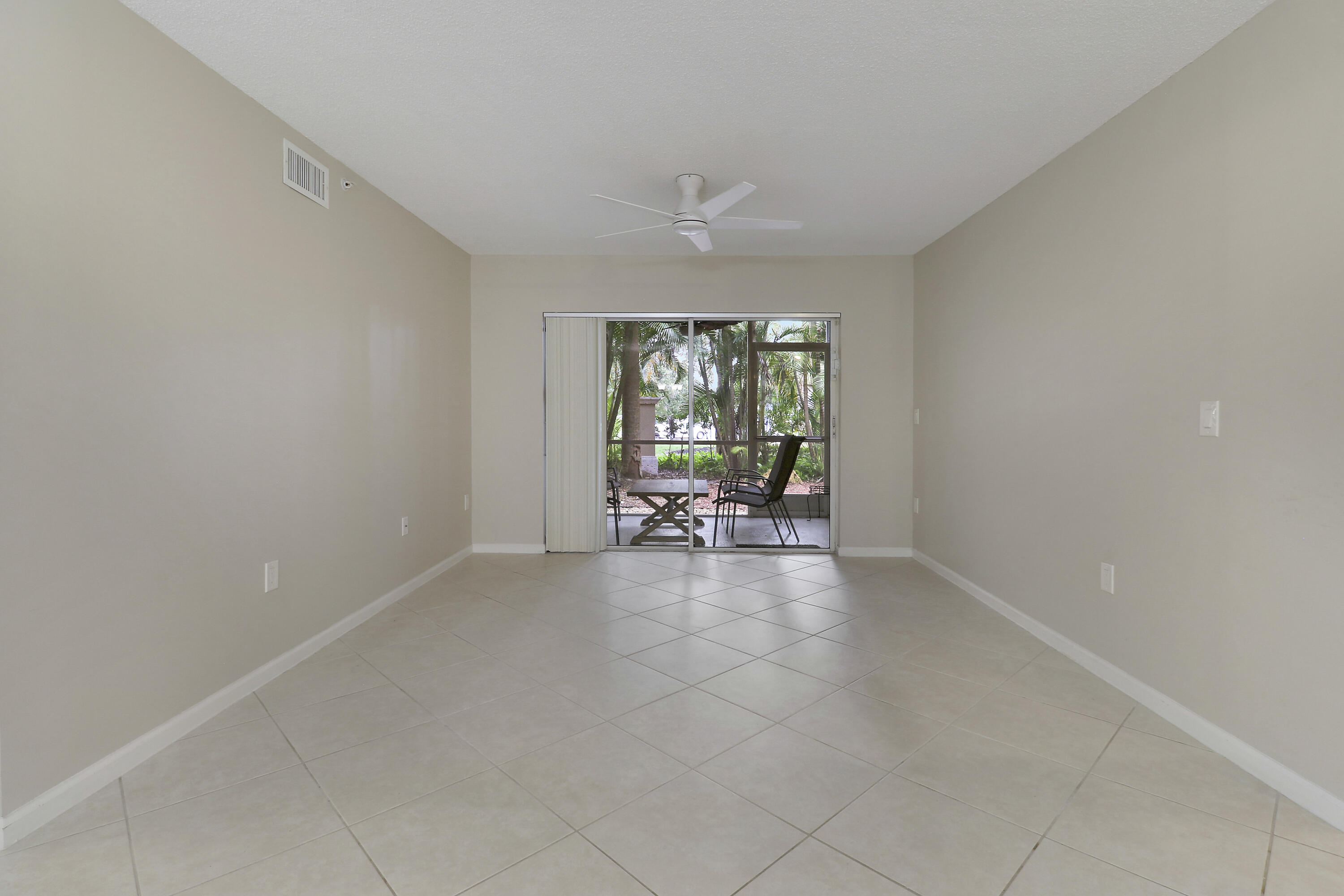 236 VILLAGE Boulevard 1106