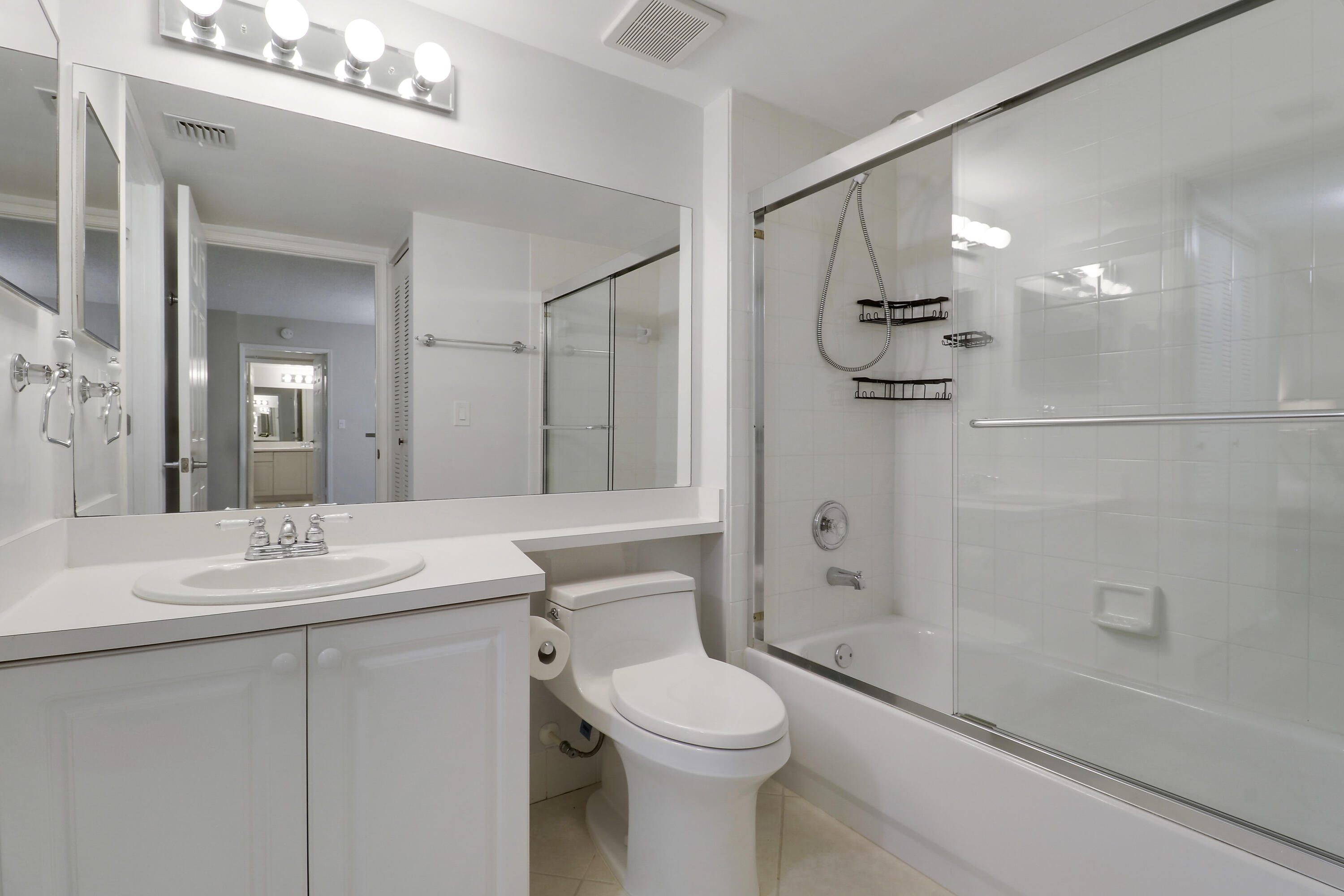 236 VILLAGE Boulevard 1106
