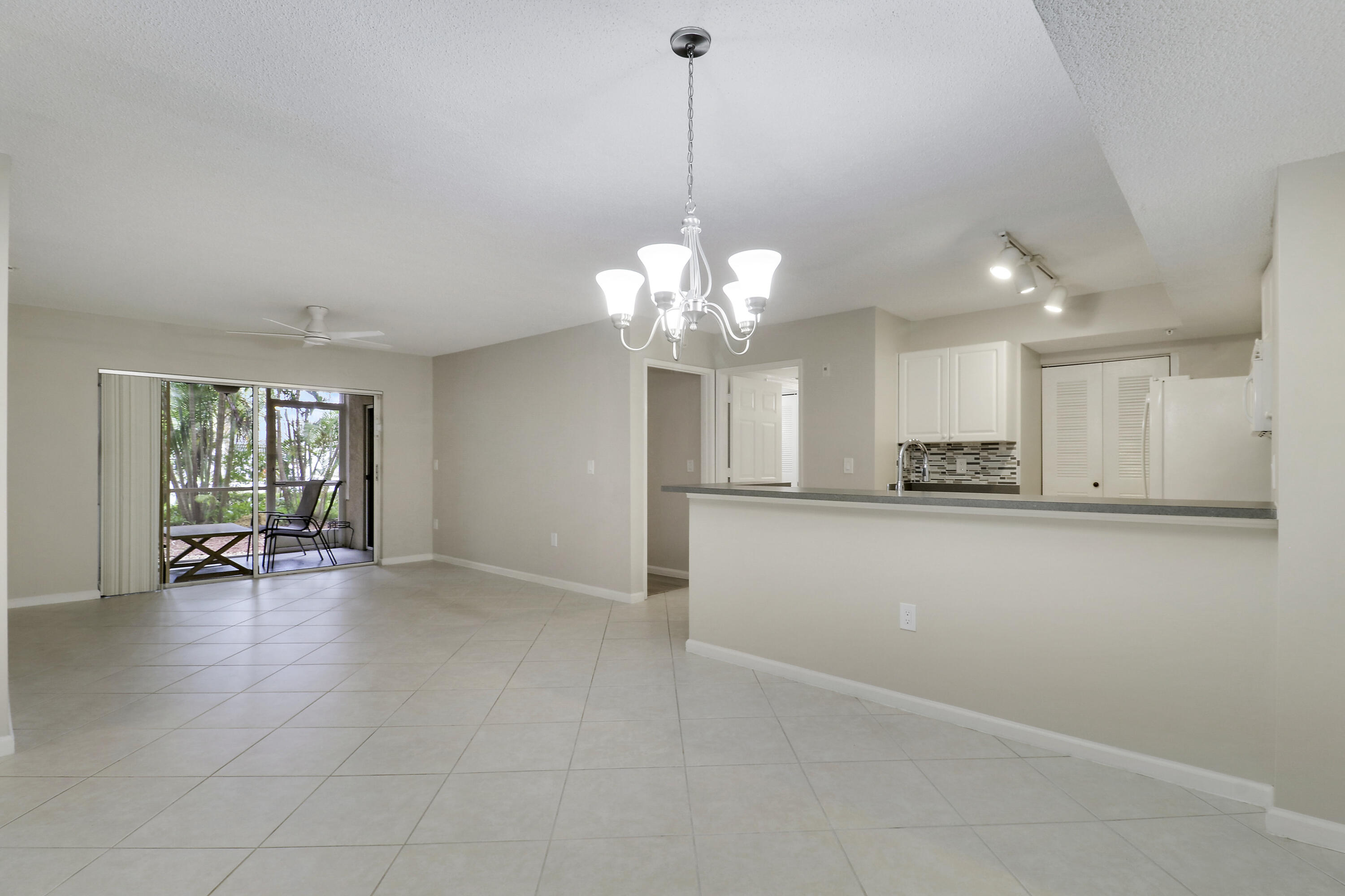 236 VILLAGE Boulevard 1106