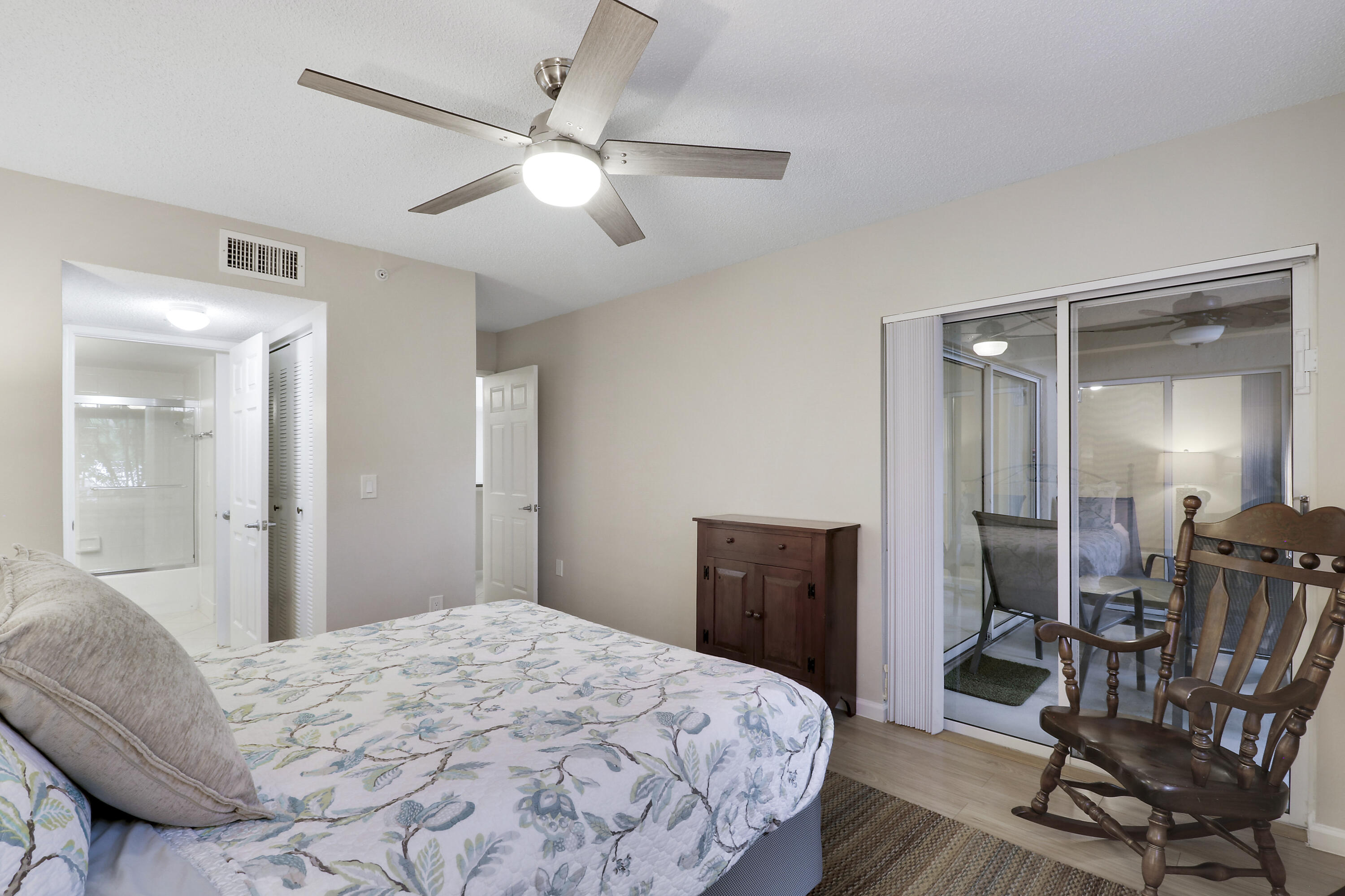 236 VILLAGE Boulevard 1106