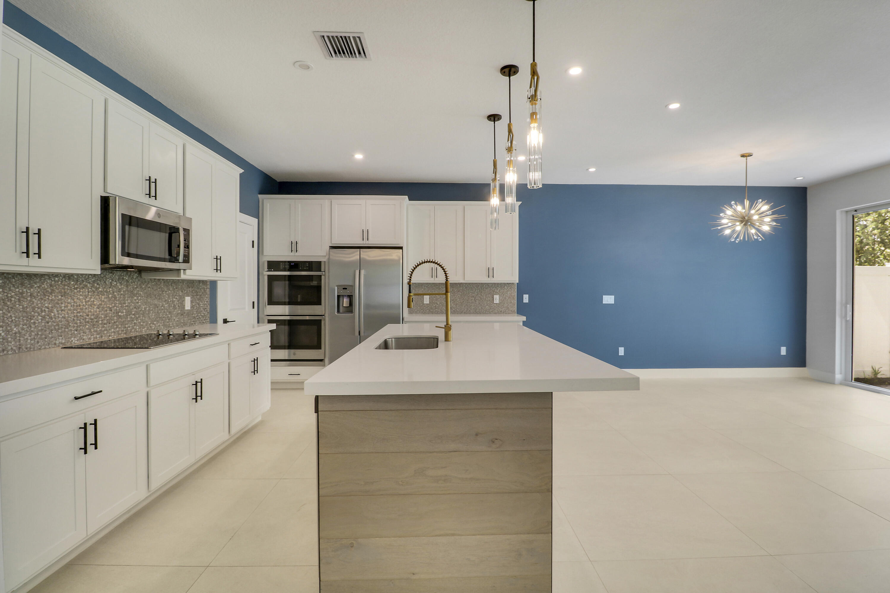 202 PRESERVE Trail S