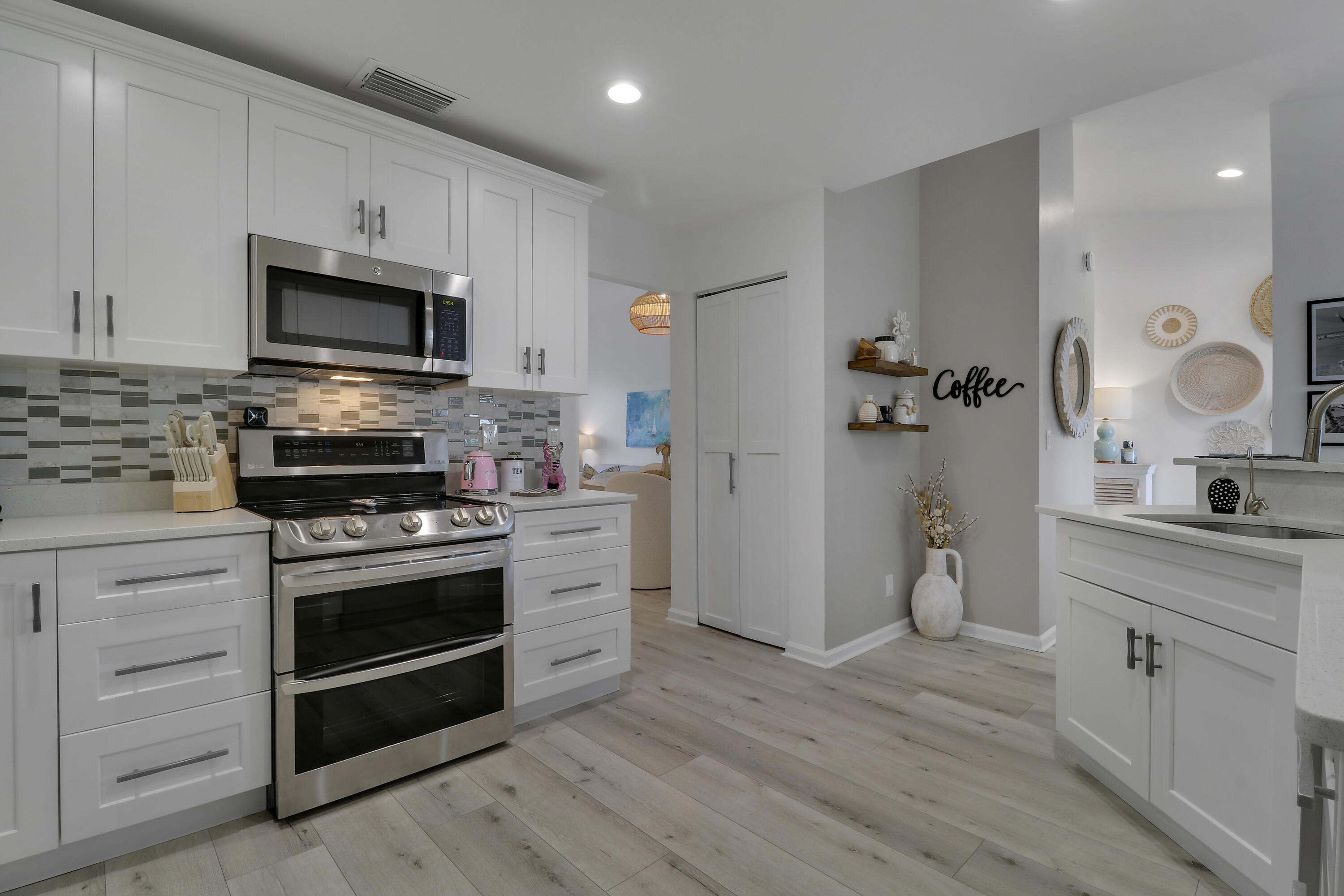 8925 SE Riverfront Terrace
