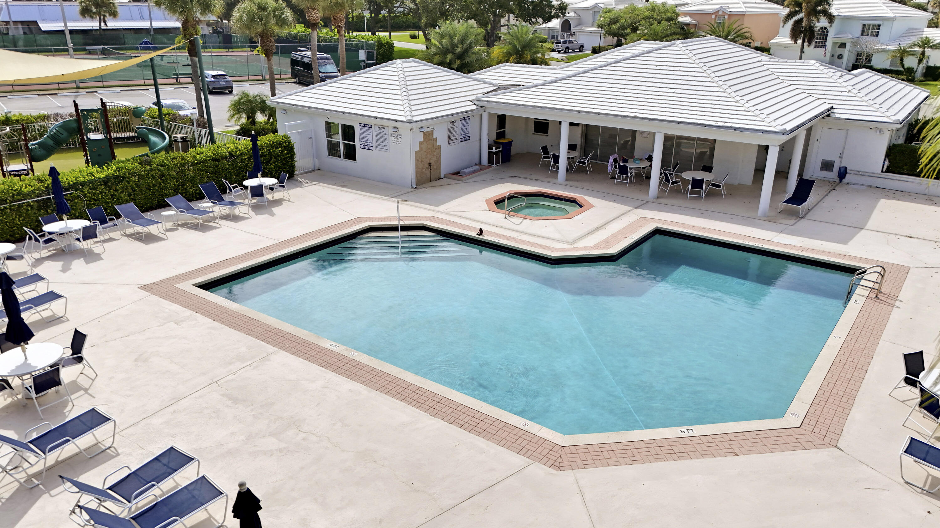 8925 SE Riverfront Terrace