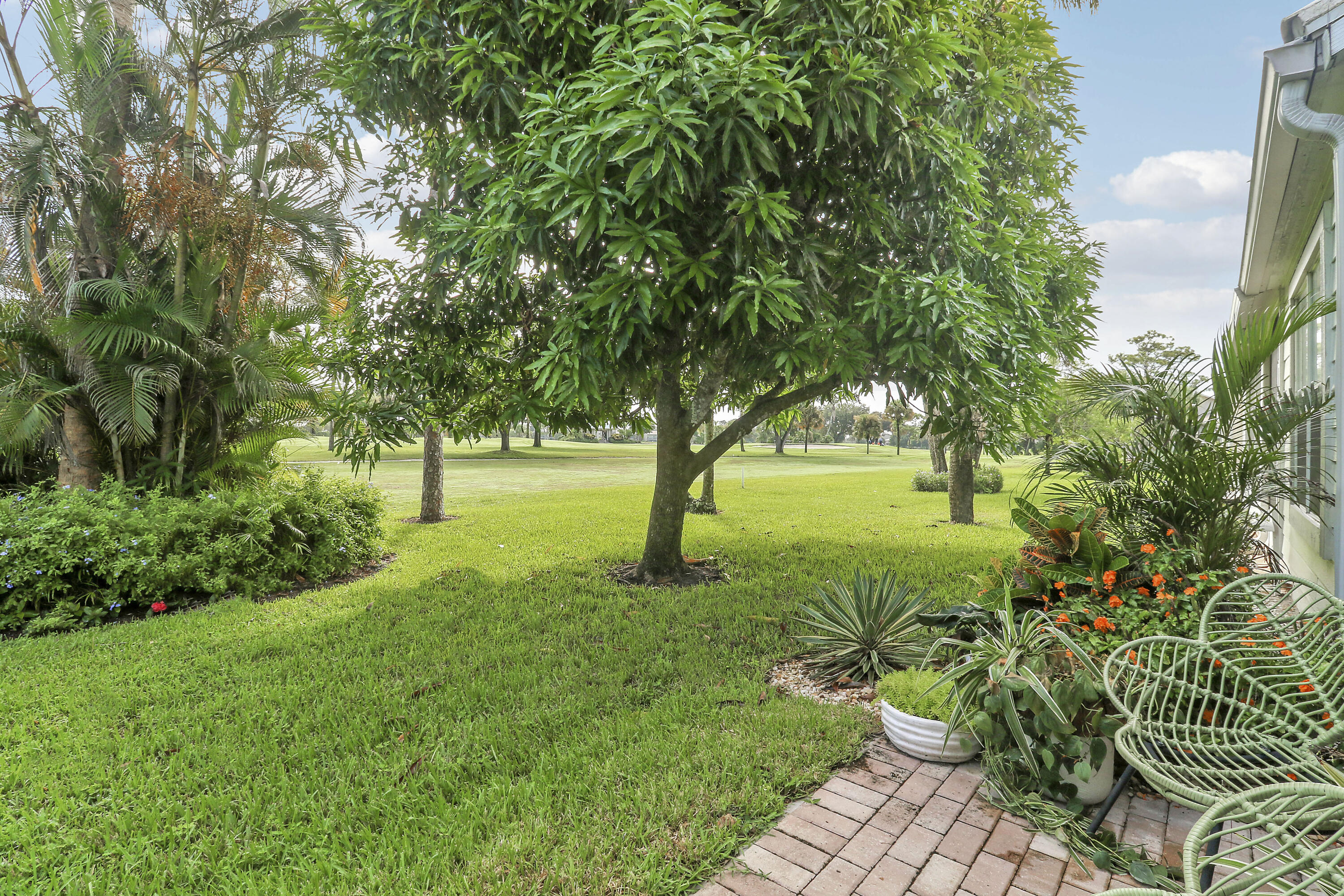 8925 SE Riverfront Terrace
