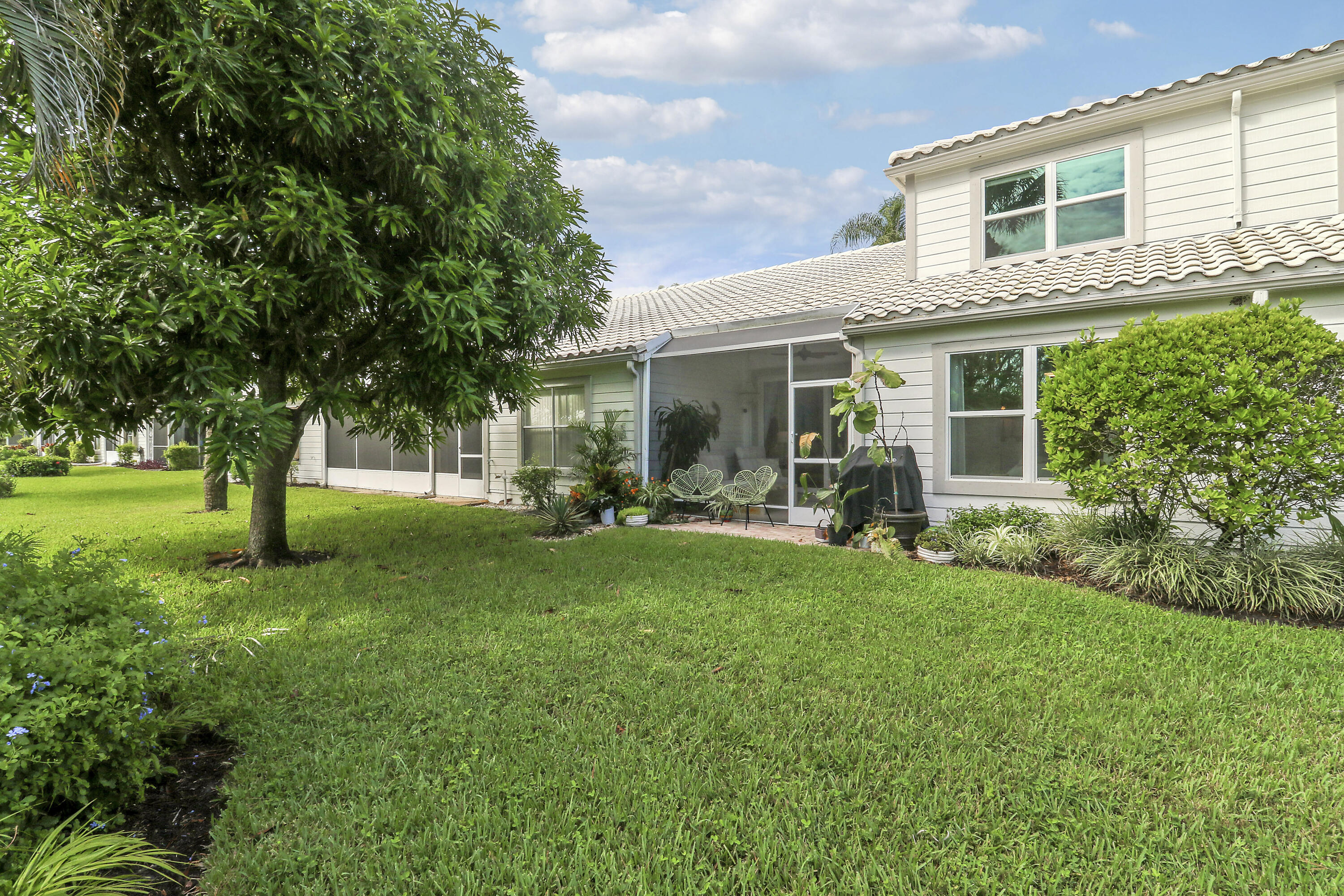 8925 SE Riverfront Terrace