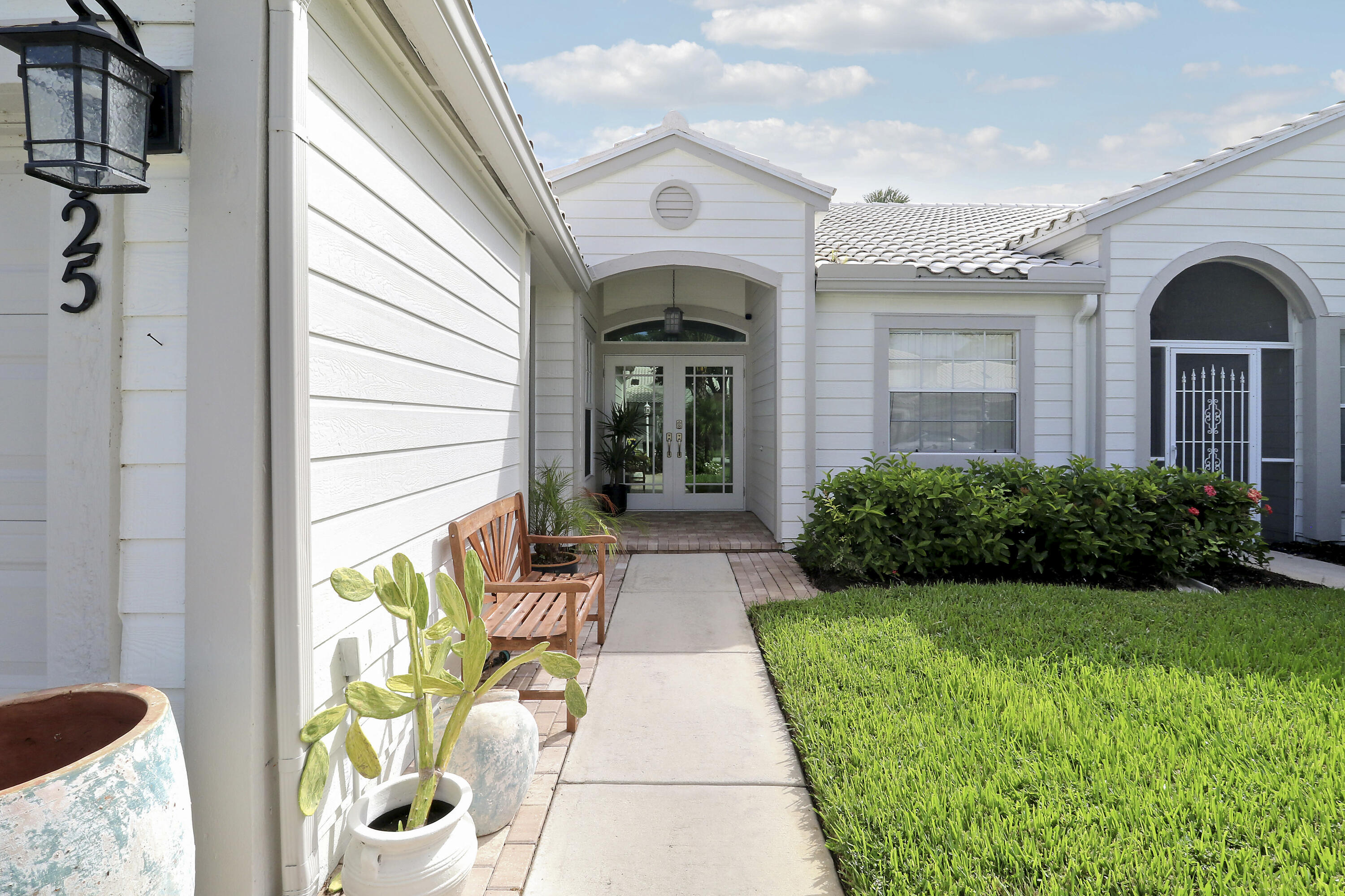 8925 SE Riverfront Terrace