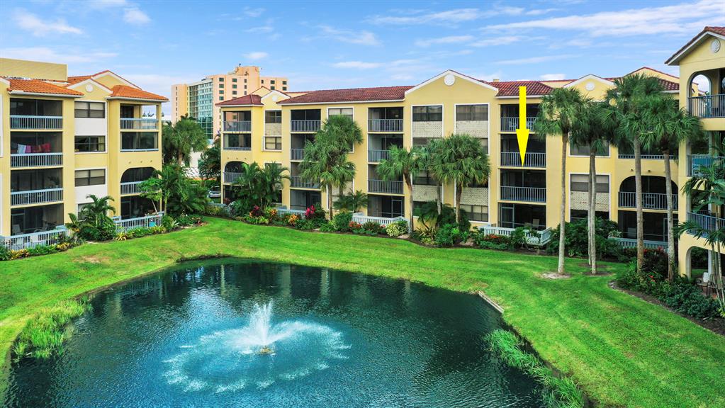 600 Uno Lago Drive 204