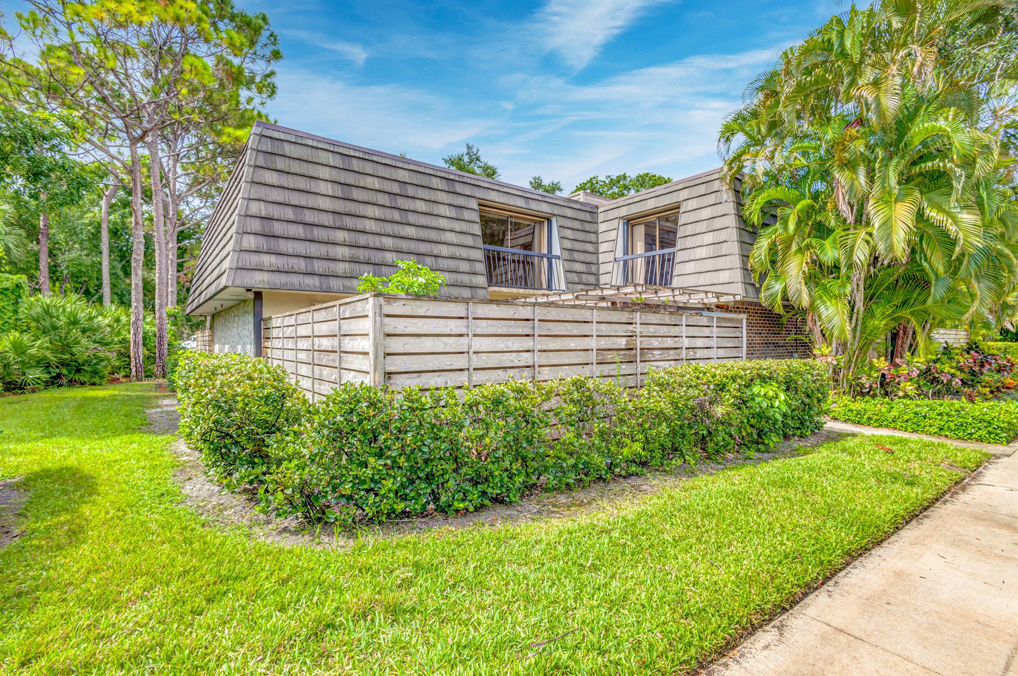 306 3rd Terrace 306