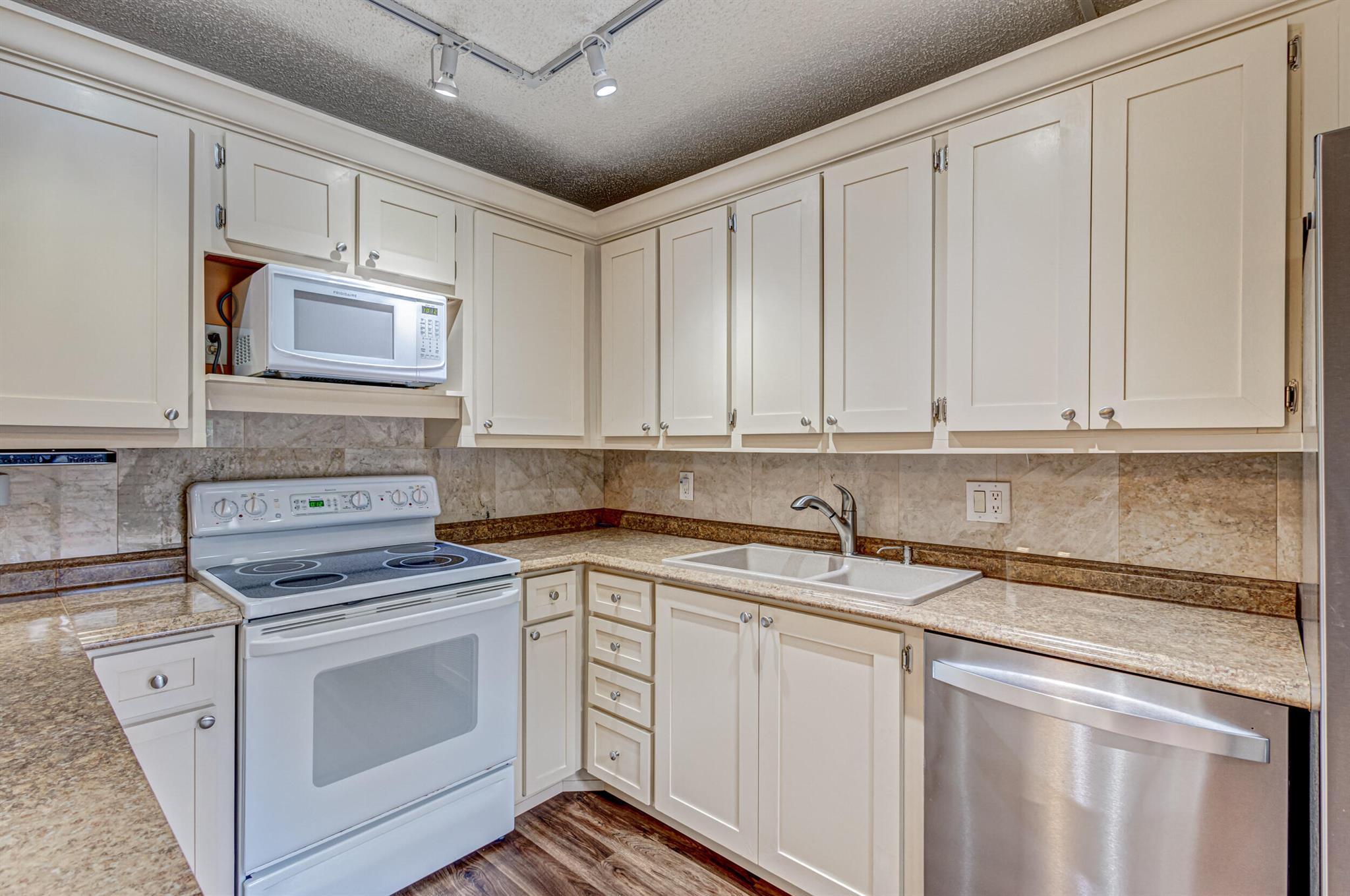 306 3rd Terrace 306