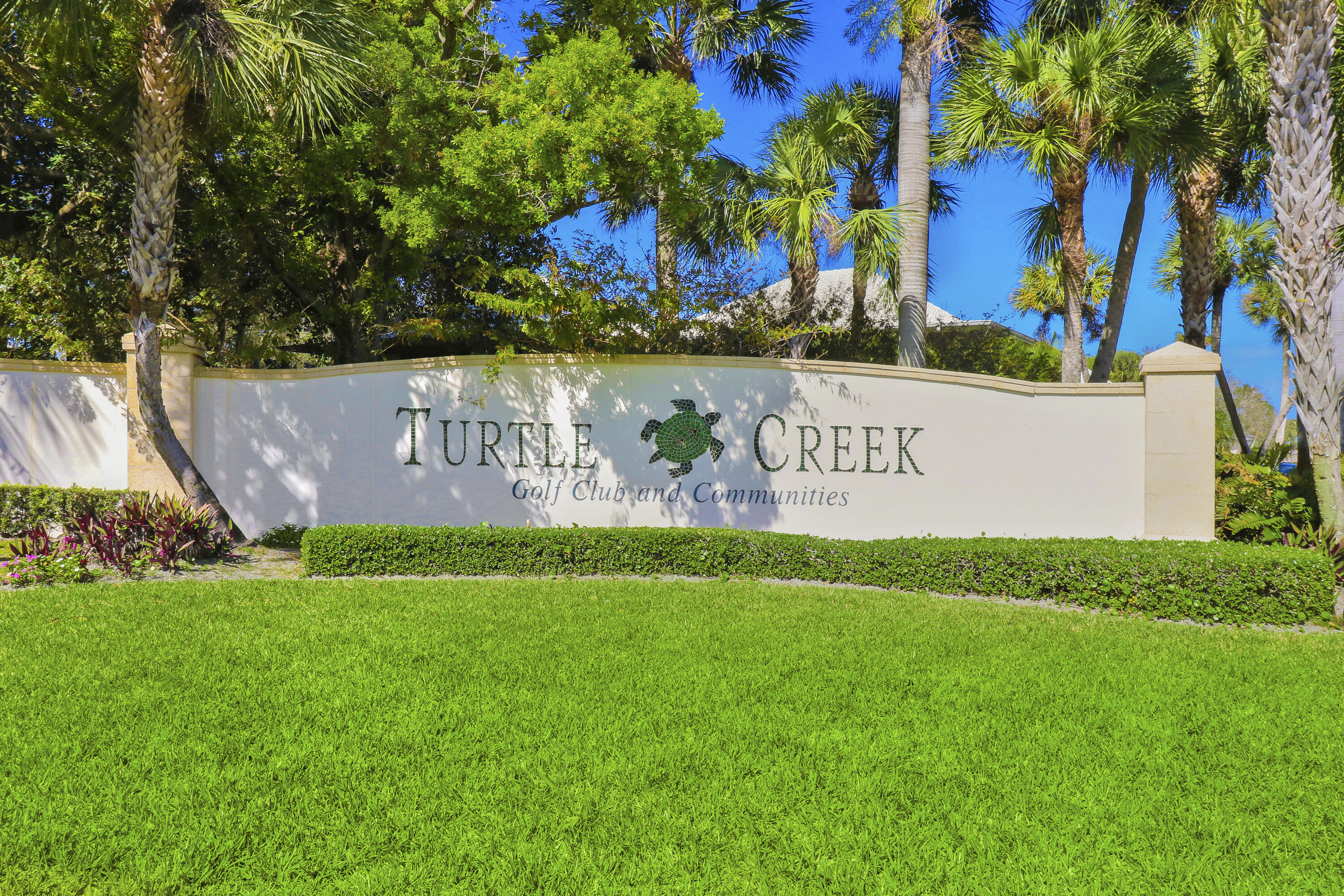 7 SE Club Circle