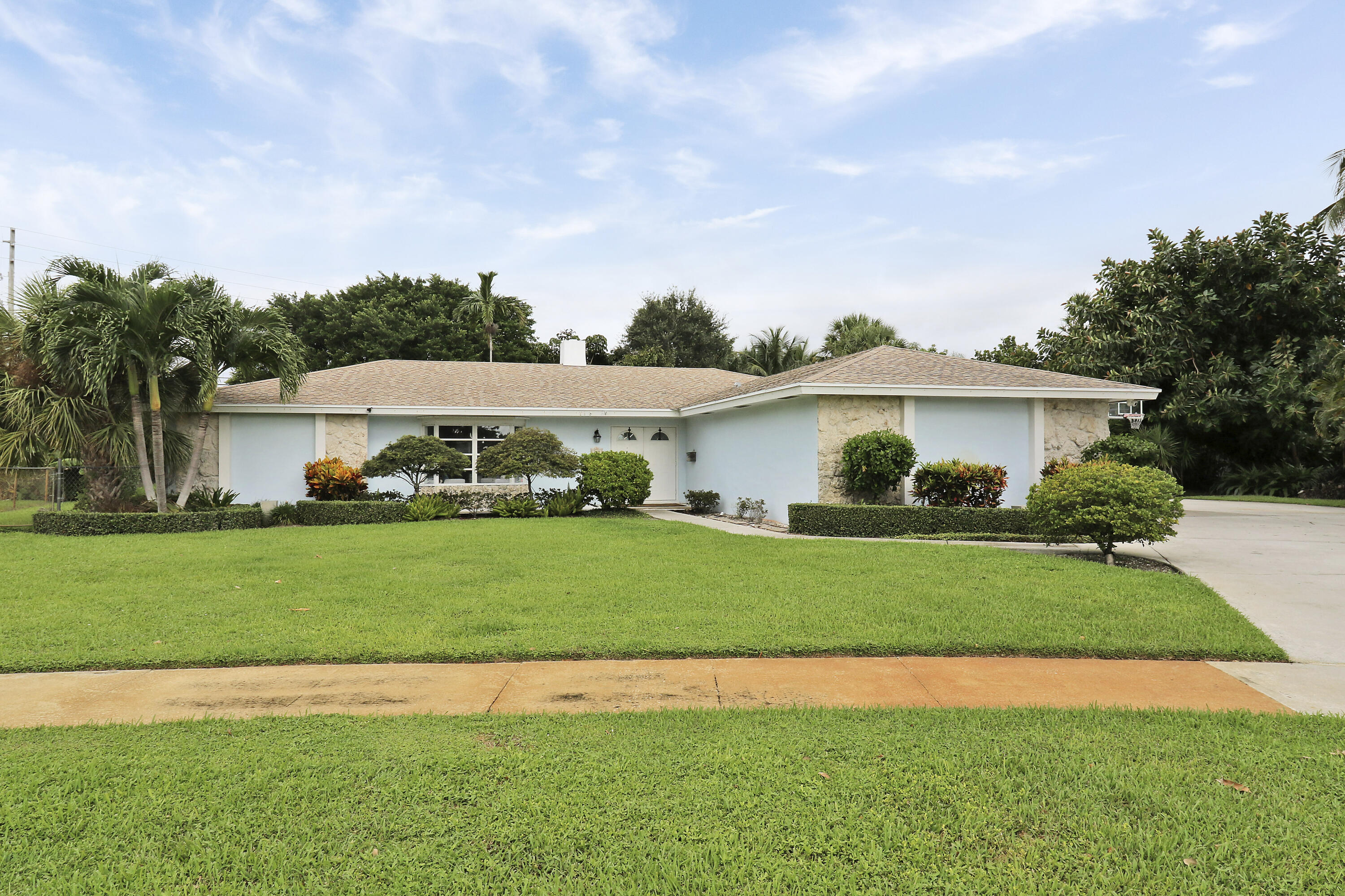 749 Cruiser Road N