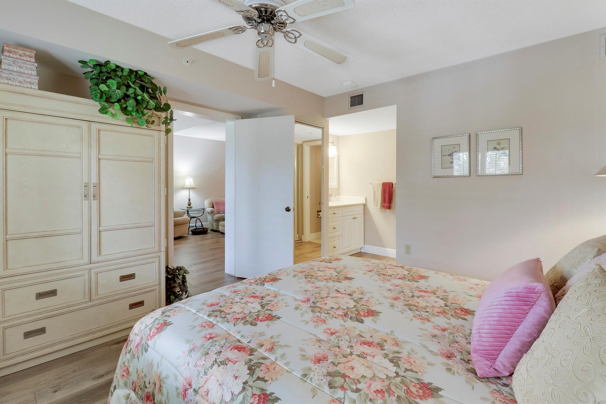 601 Seafarer Circle 301