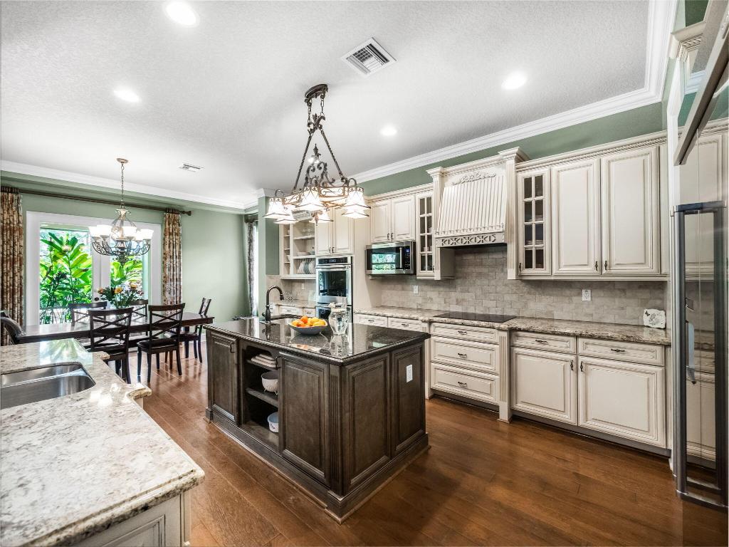 761 SW Canoe Creek Terrace